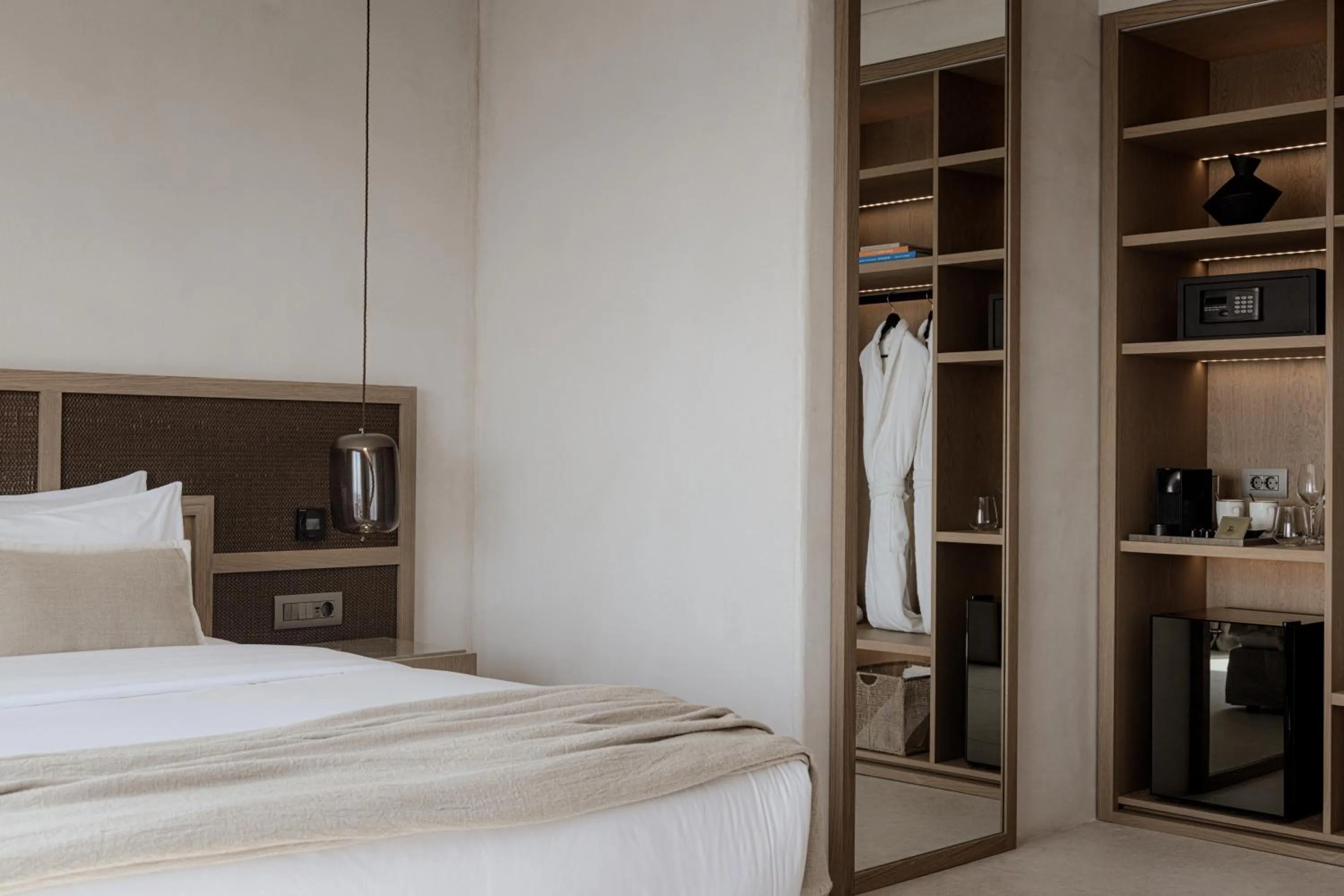 Bedroom, Bed in Enigma Mykonos Hideaway Suites