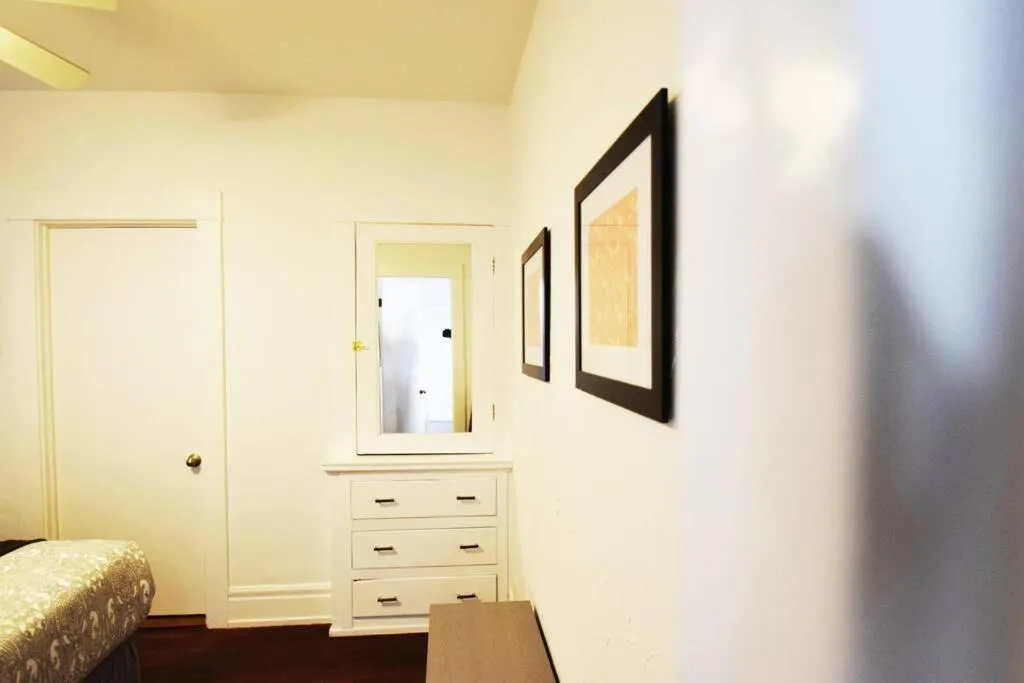 Bedroom, Bed in Villa by the Ocean in Venice Beach