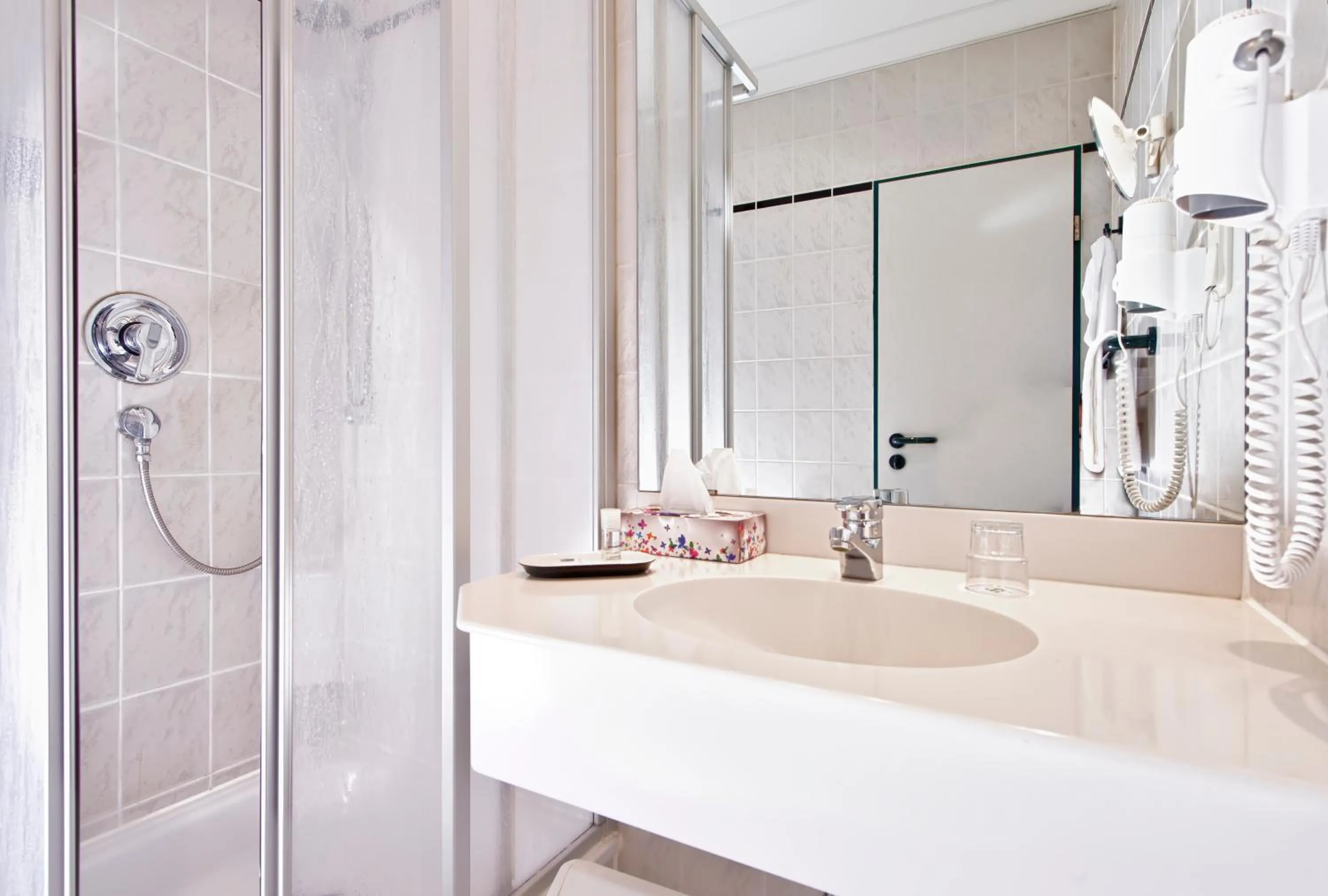 Bathroom in Hotel Landhaus Dierkow