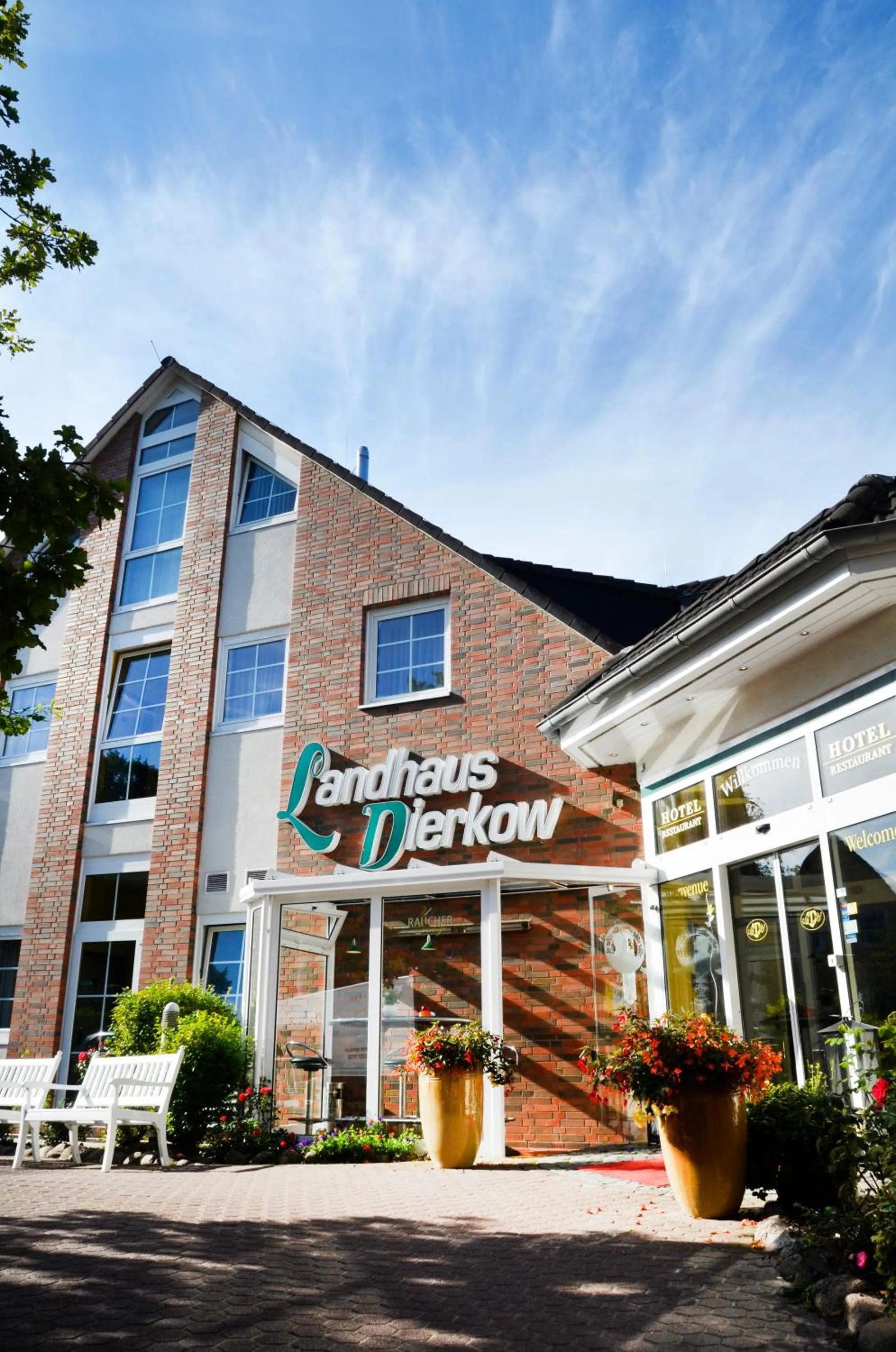 Facade/entrance in Hotel Landhaus Dierkow