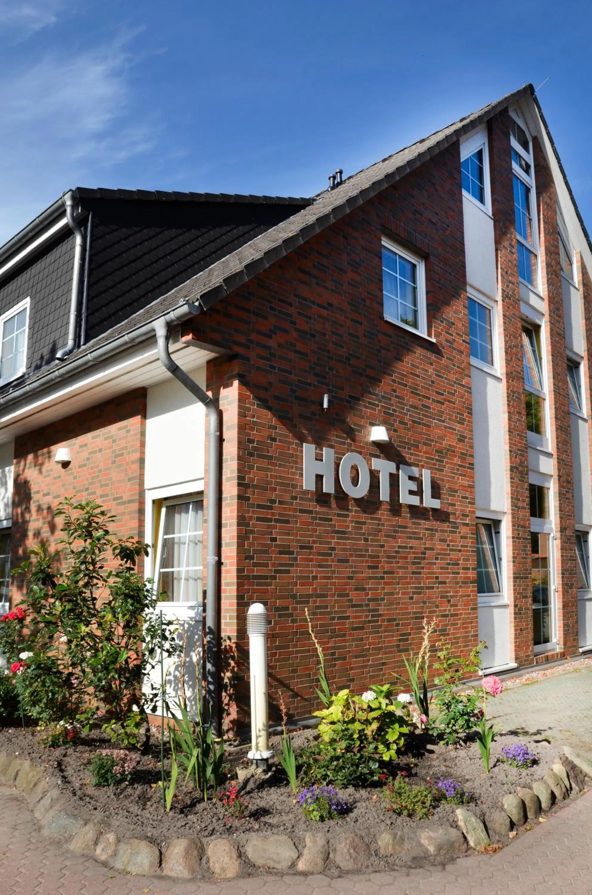 Facade/entrance in Hotel Landhaus Dierkow