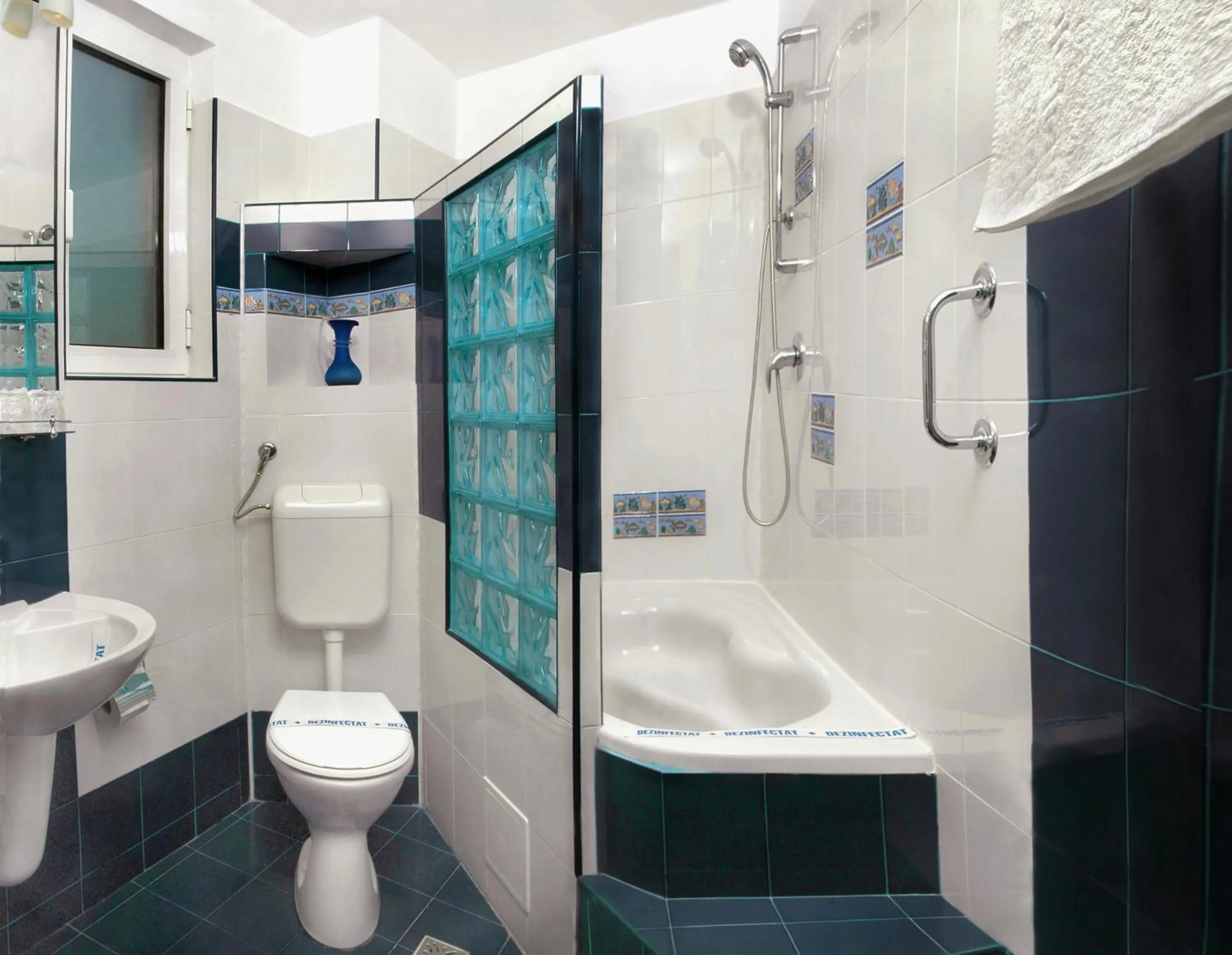 Toilet in Hotel Albatros