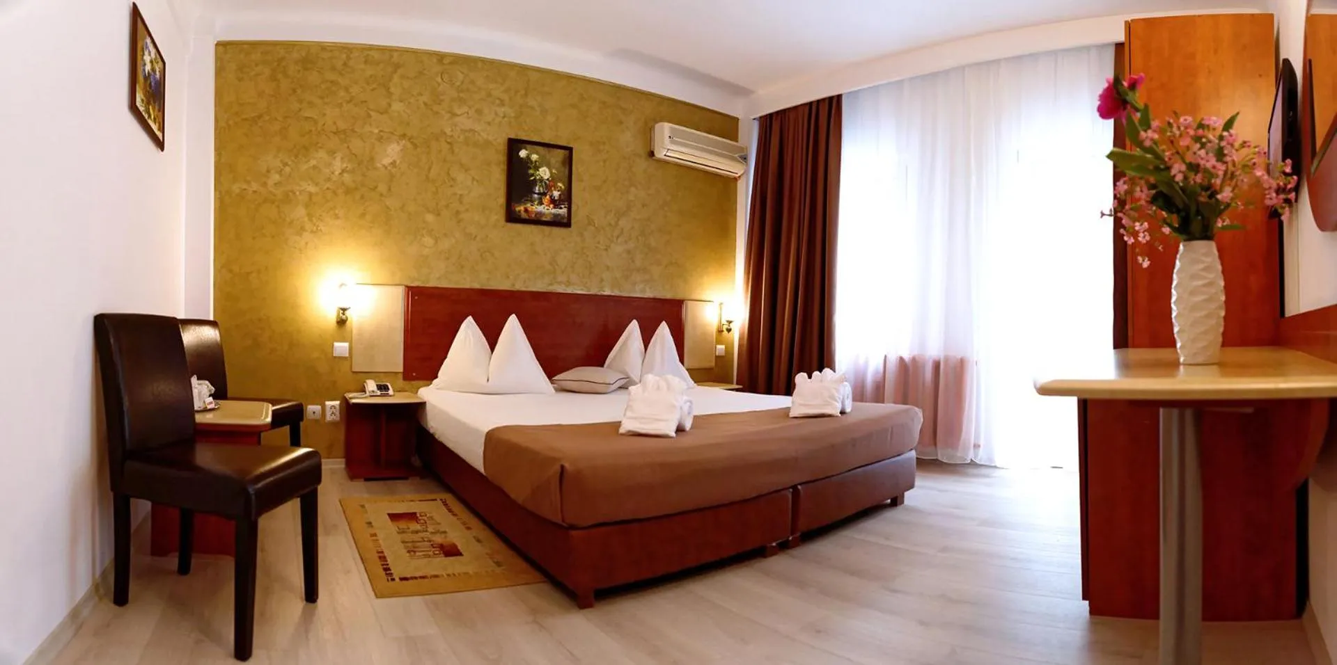 Photo of the whole room, Bed in Hotel Albatros