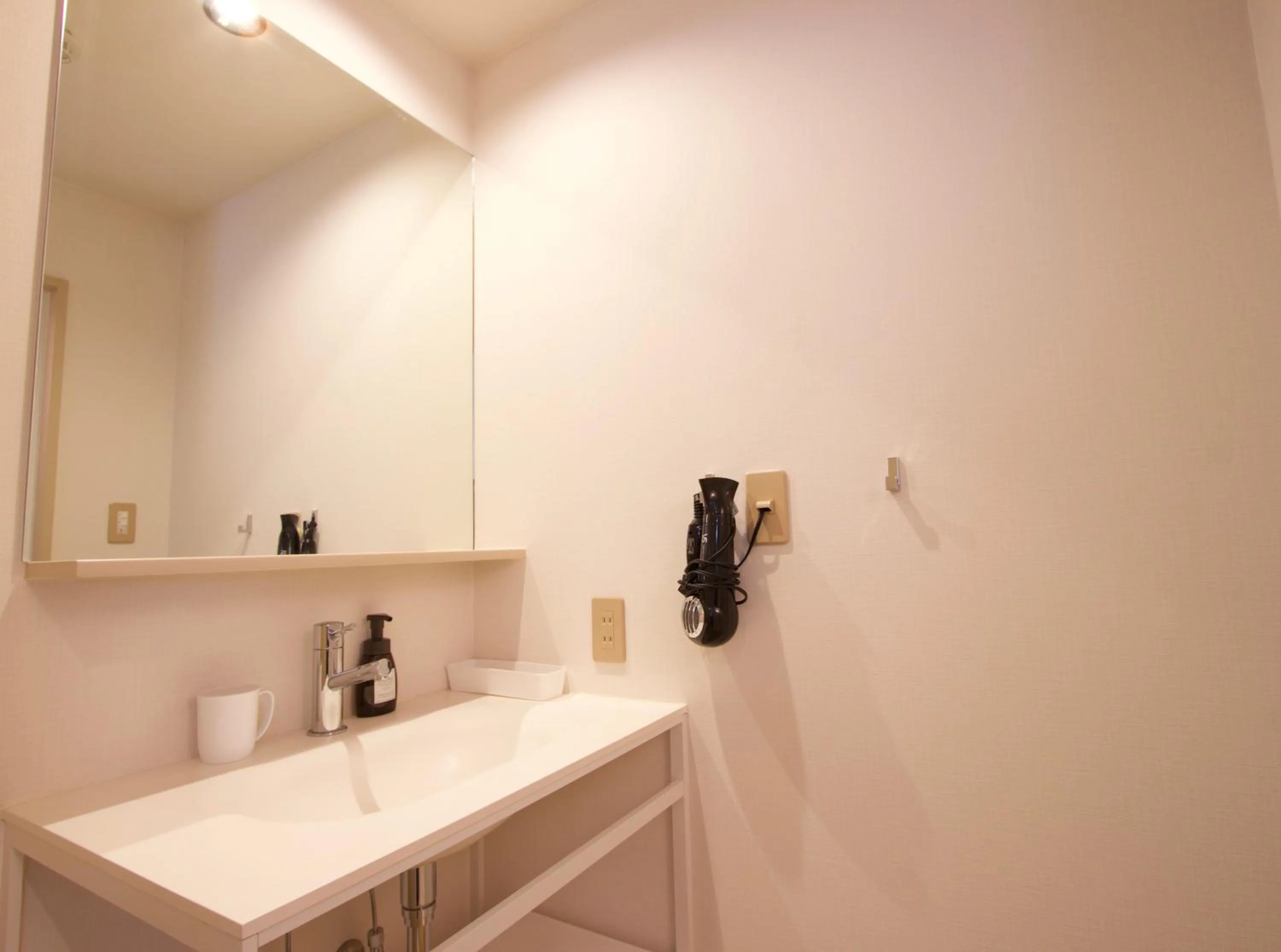 Bathroom in Justin Fukuoka