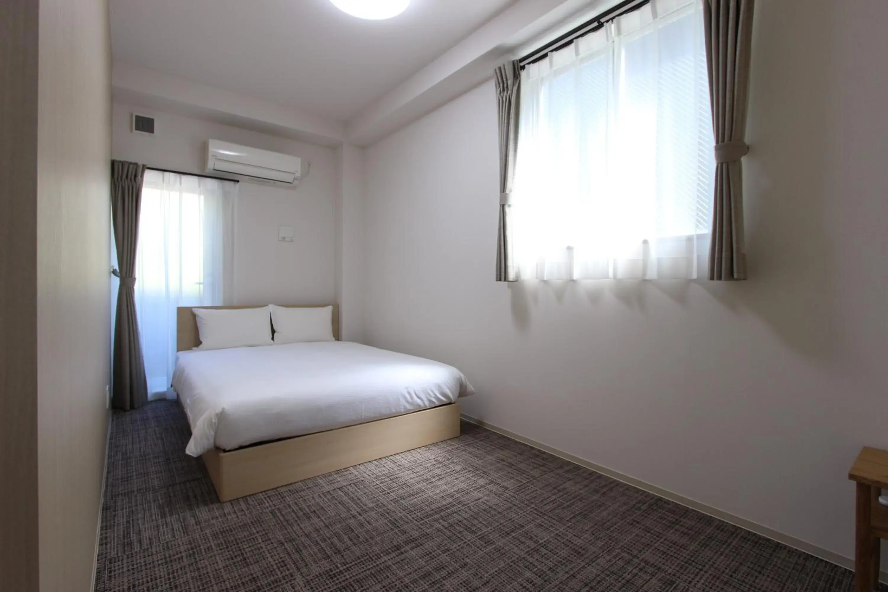 Photo of the whole room, Bed in Justin Fukuoka Photo of the whole room, Bed in Justin Fukuoka