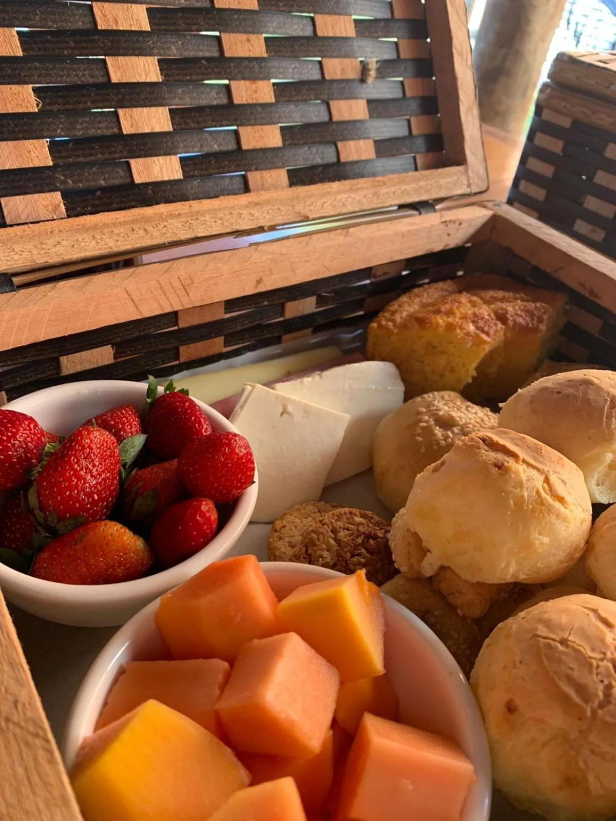 Breakfast in Confraria da Prata Flats