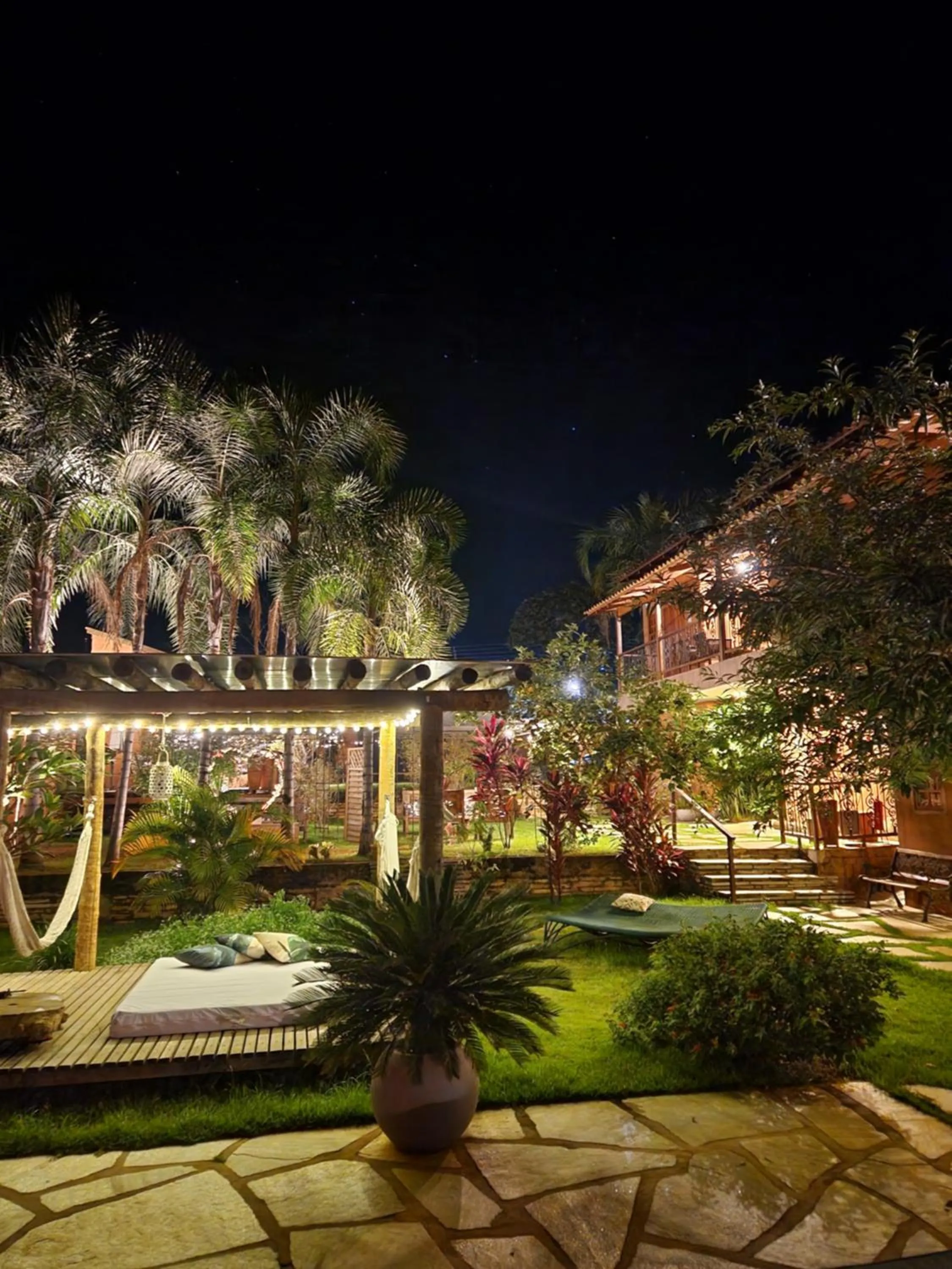 Night in Confraria da Prata Flats
