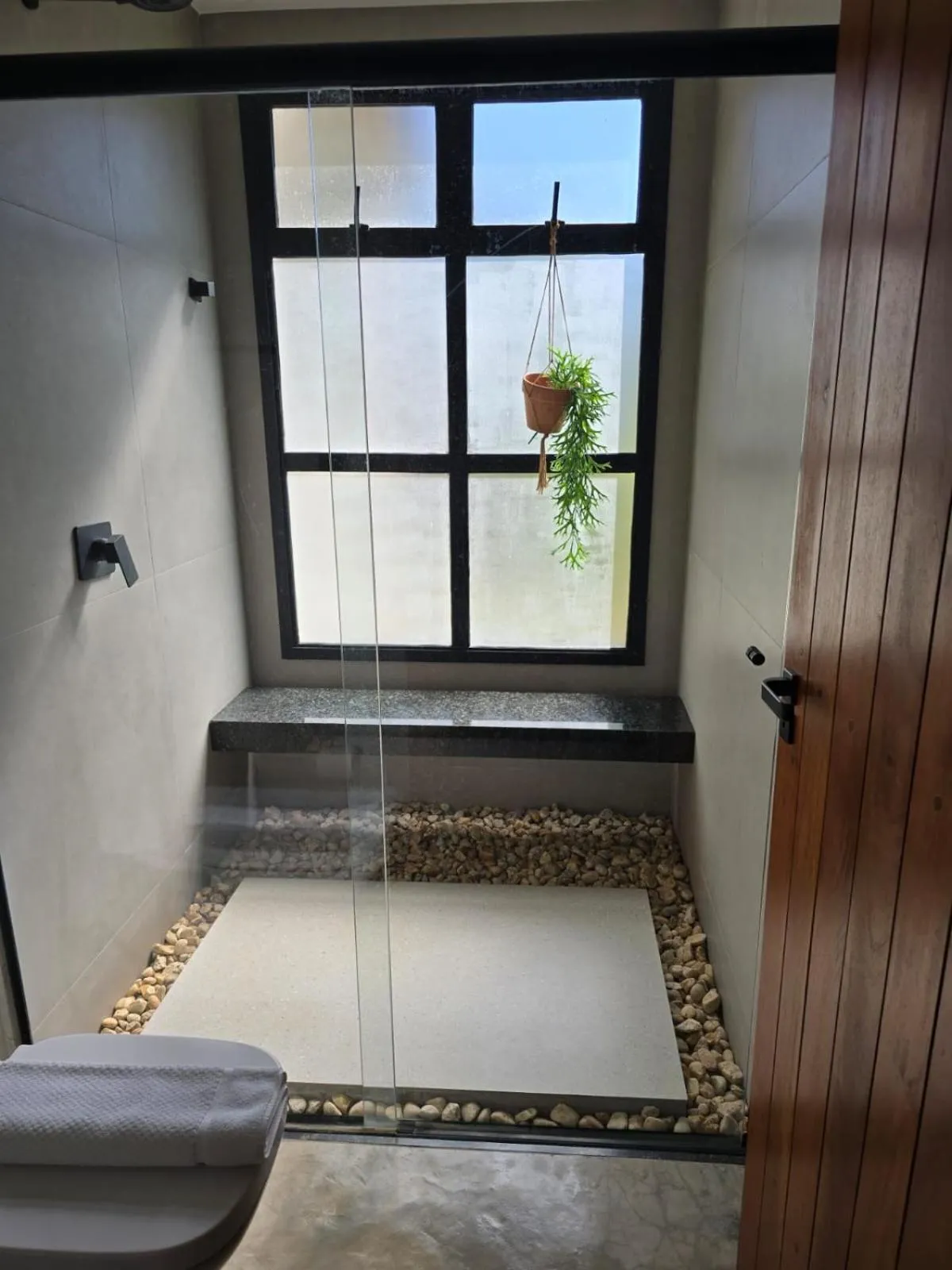 Shower in Confraria da Prata Flats