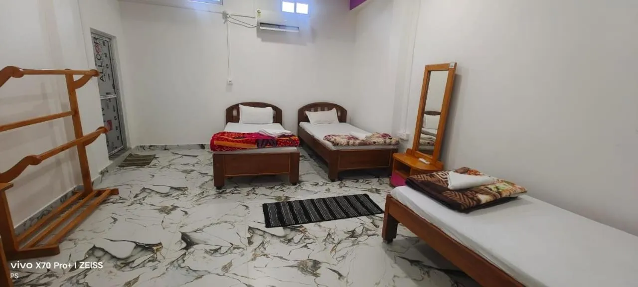 Bed in JUNGLE STAR MANSION