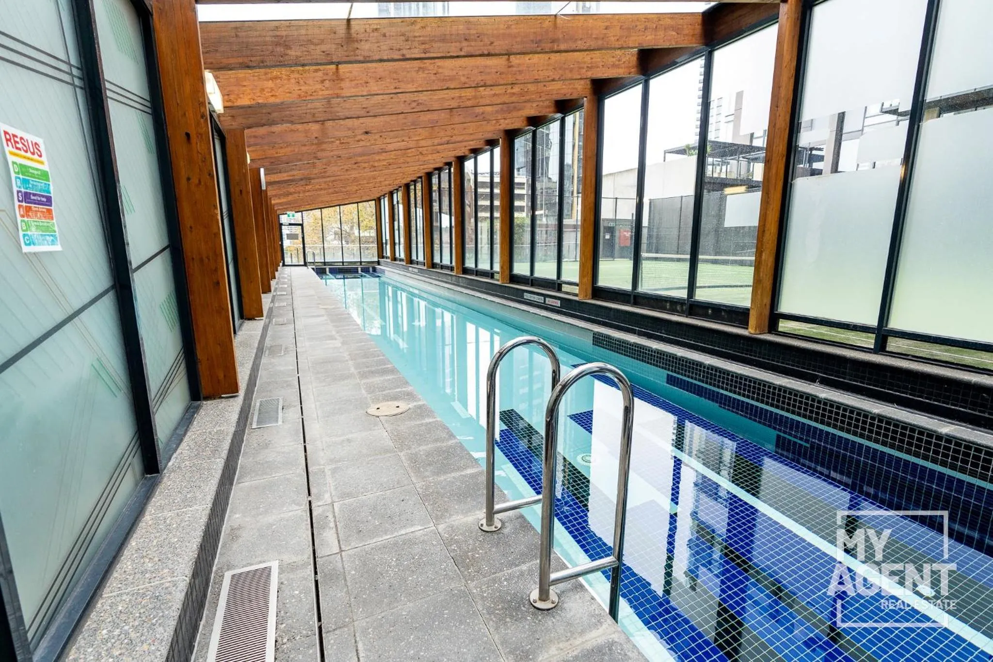 Swimming pool in Spacious Apartment in Southbank - Sleeps 6