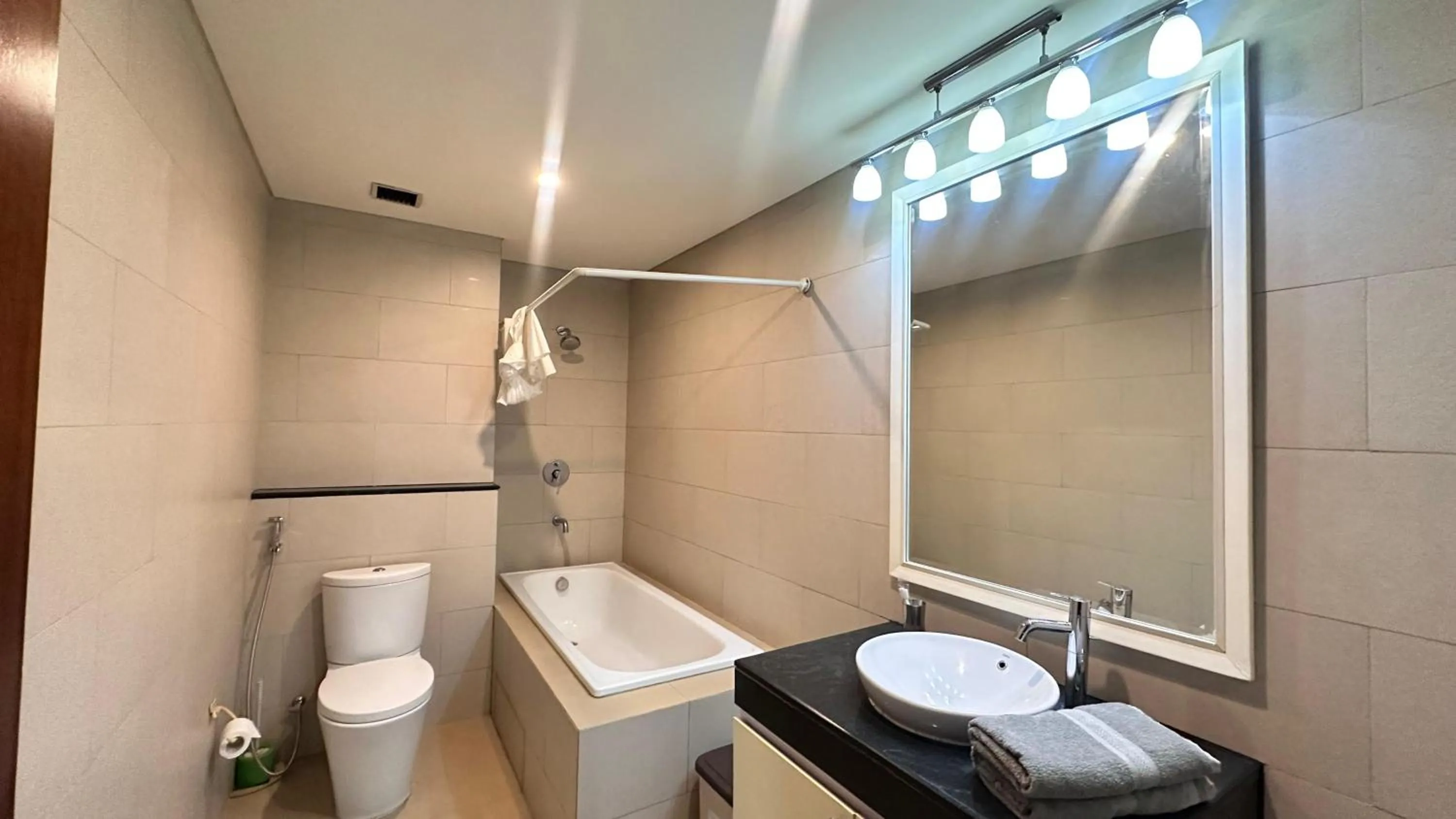 The H Tower Rasuna Suites Kuningan Jakarta By Villaloka