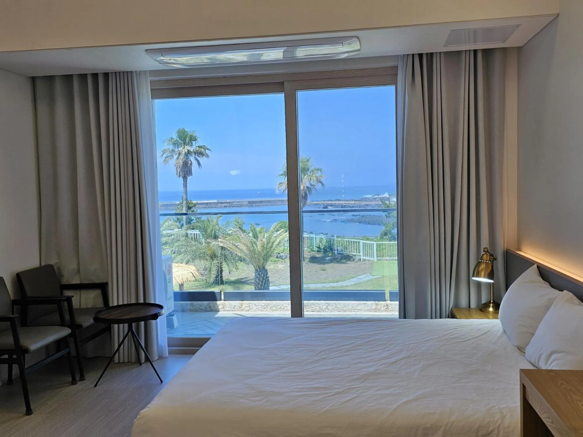 Bed in Jeju Badayeon Villa