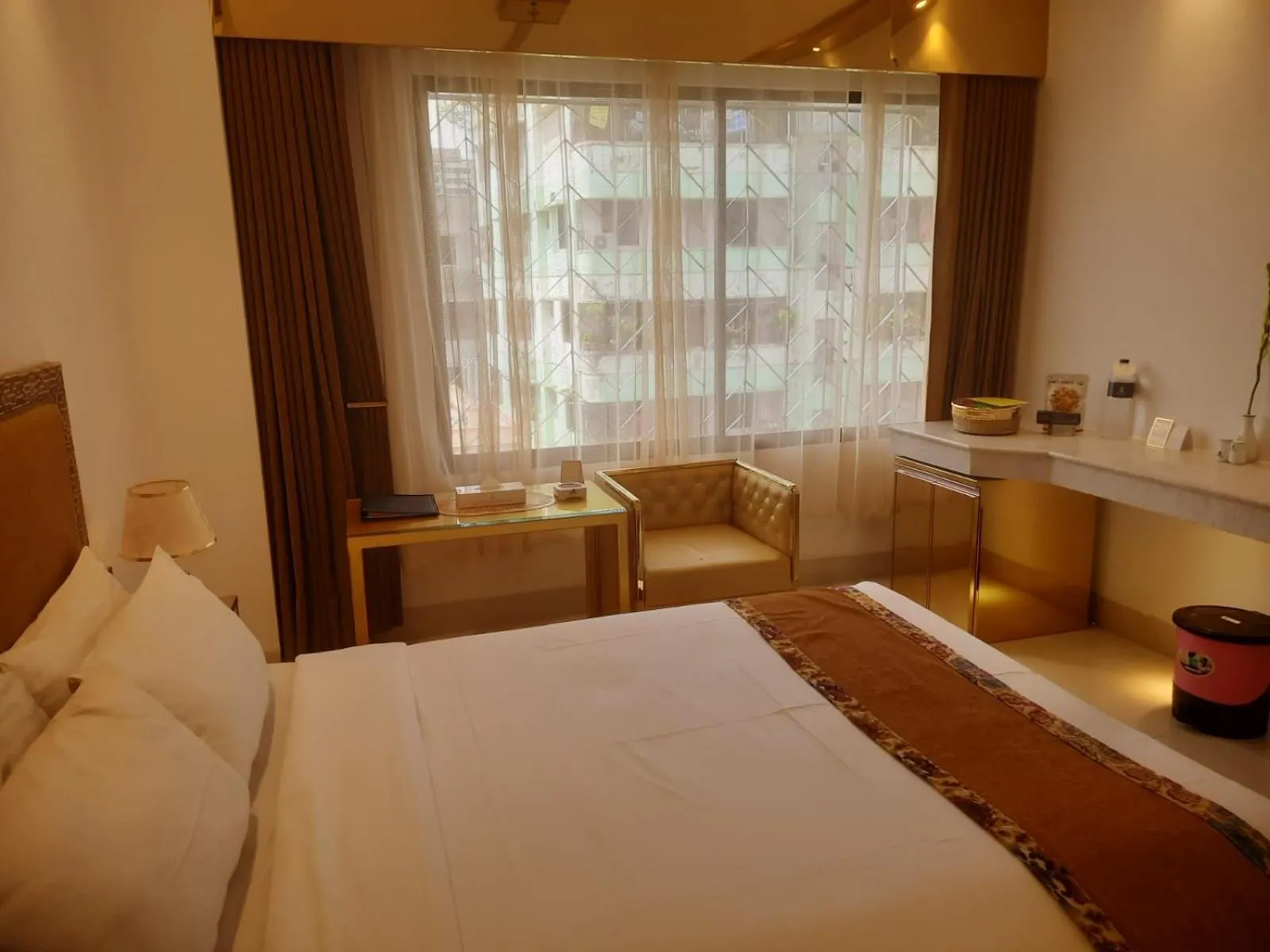 Bed in Hotel Razmoni Isha Kha International