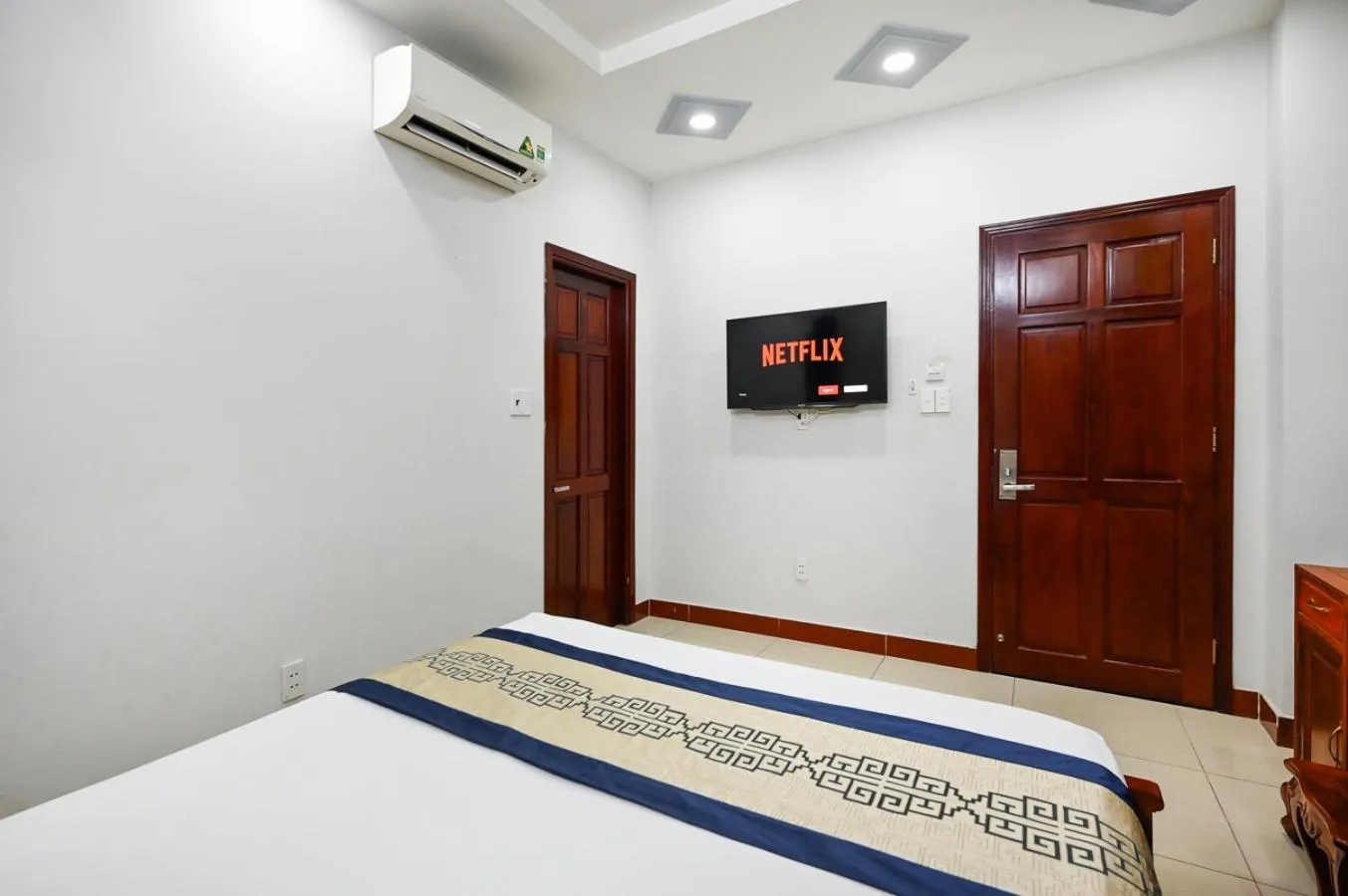 Bed in Sky Star Hotel