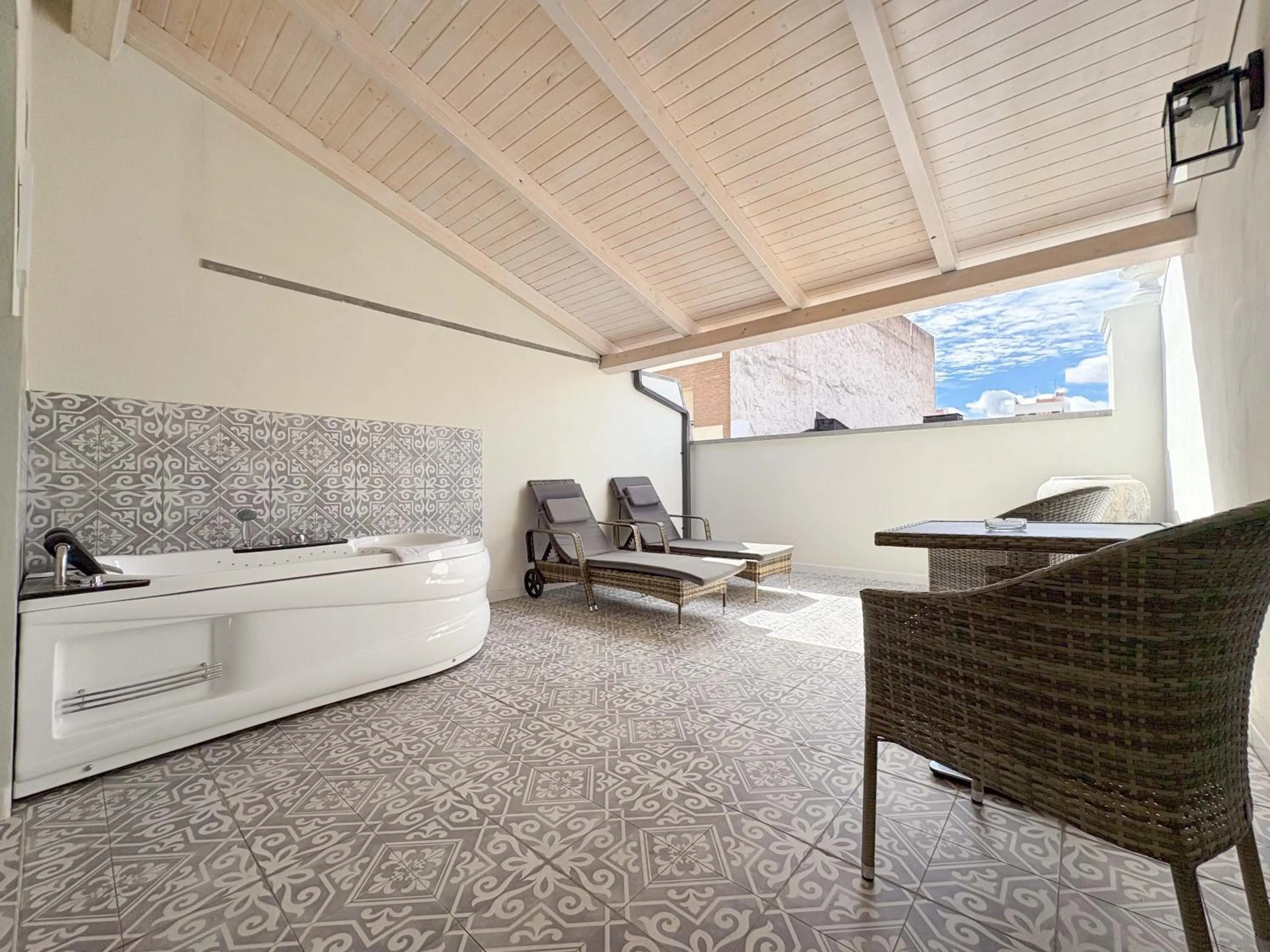 Hot Tub in Akla Hotel Badajoz