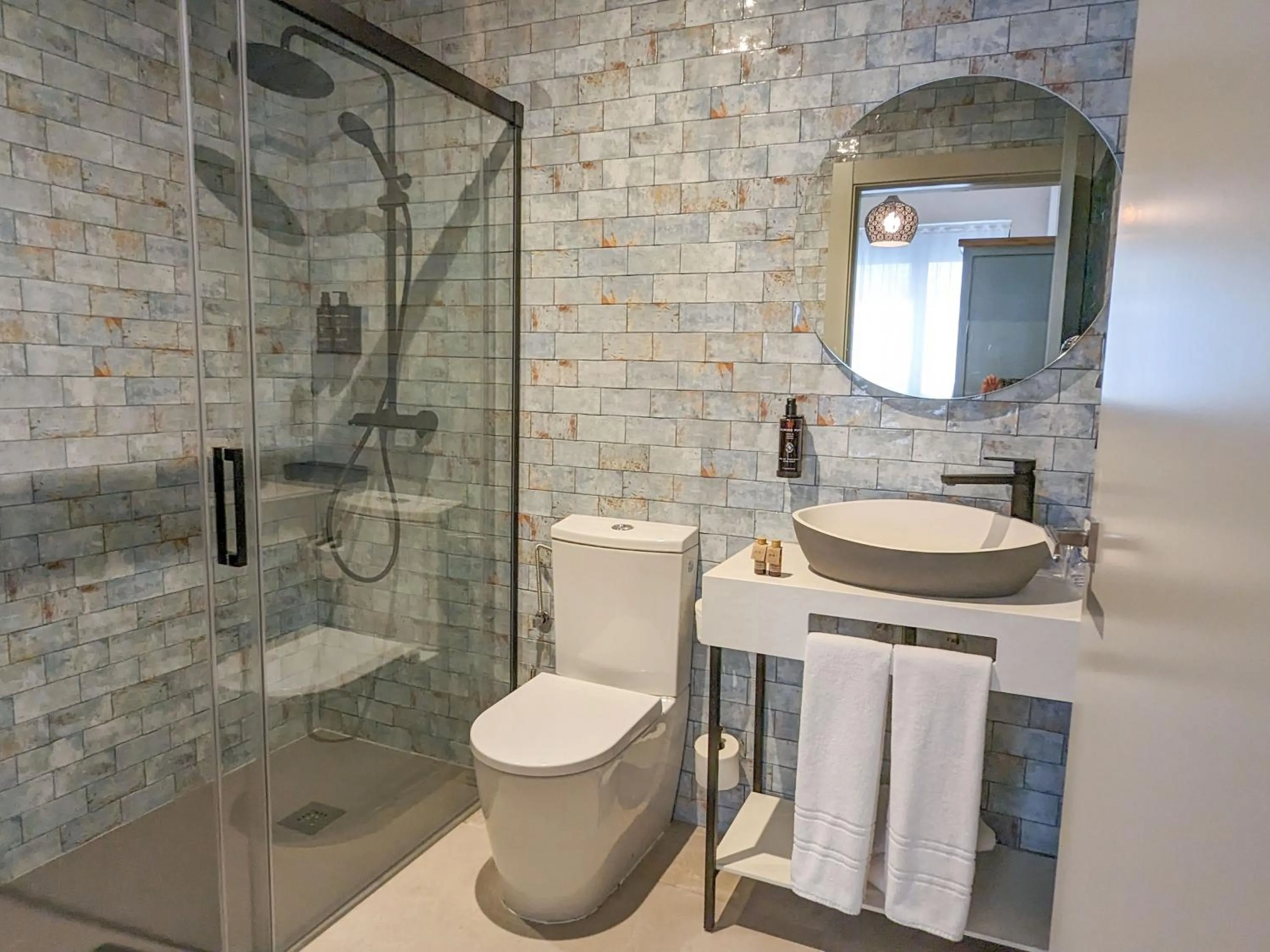 Shower in Akla Hotel Badajoz