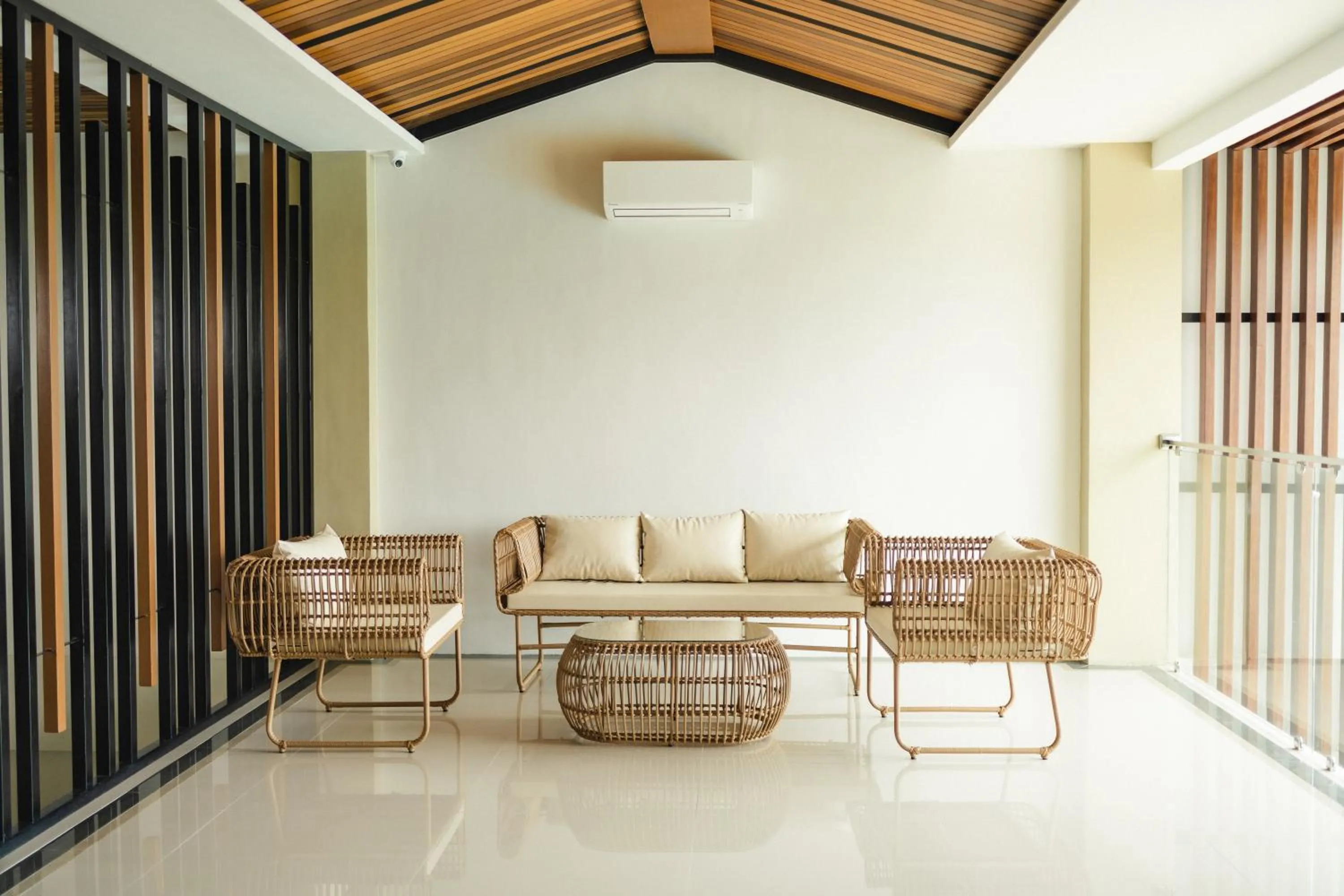 Seating area in River Palm Hotel and Resort powered by Cocotel