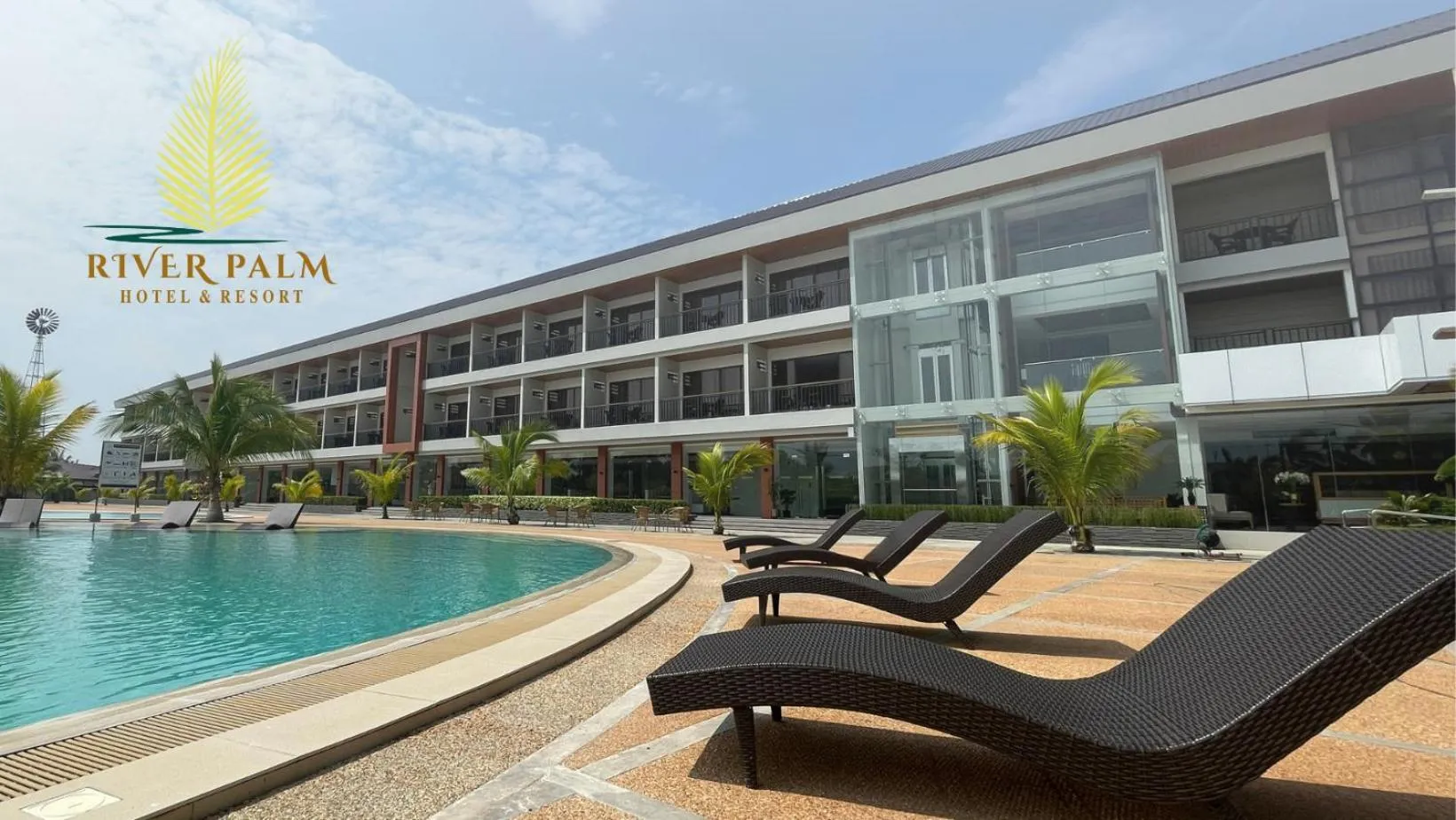 Property building in River Palm Hotel and Resort powered by Cocotel