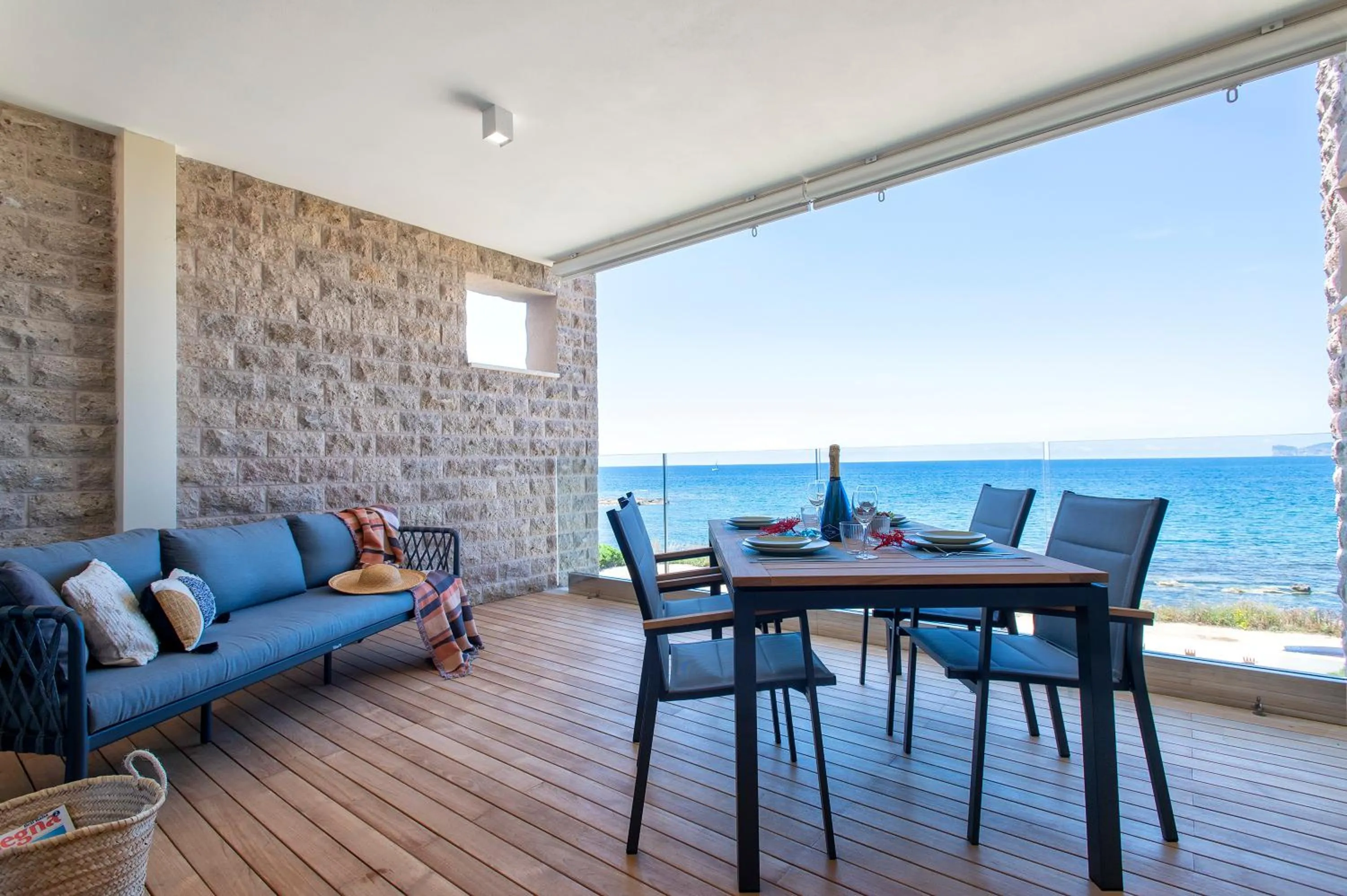 Day in Sea inside luxury apartment: vista mozzafiato