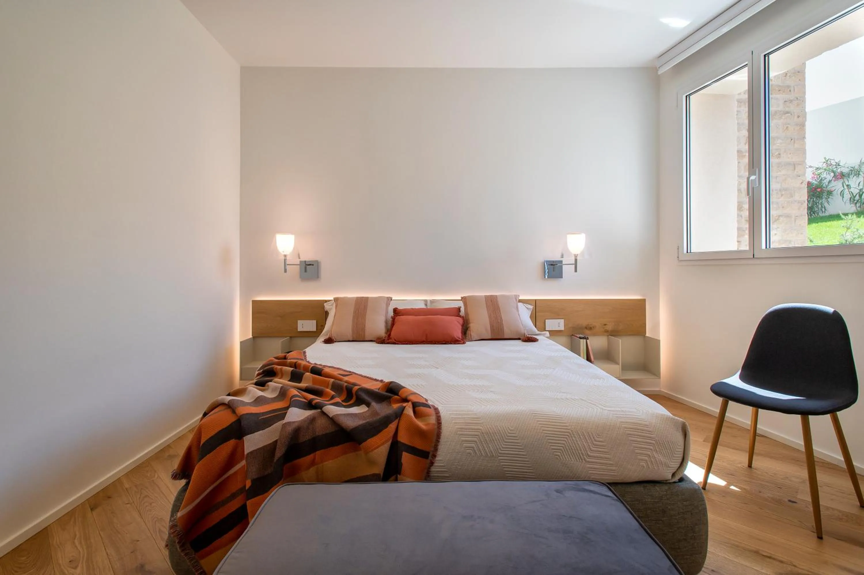 Bed in Sea inside luxury apartment: vista mozzafiato