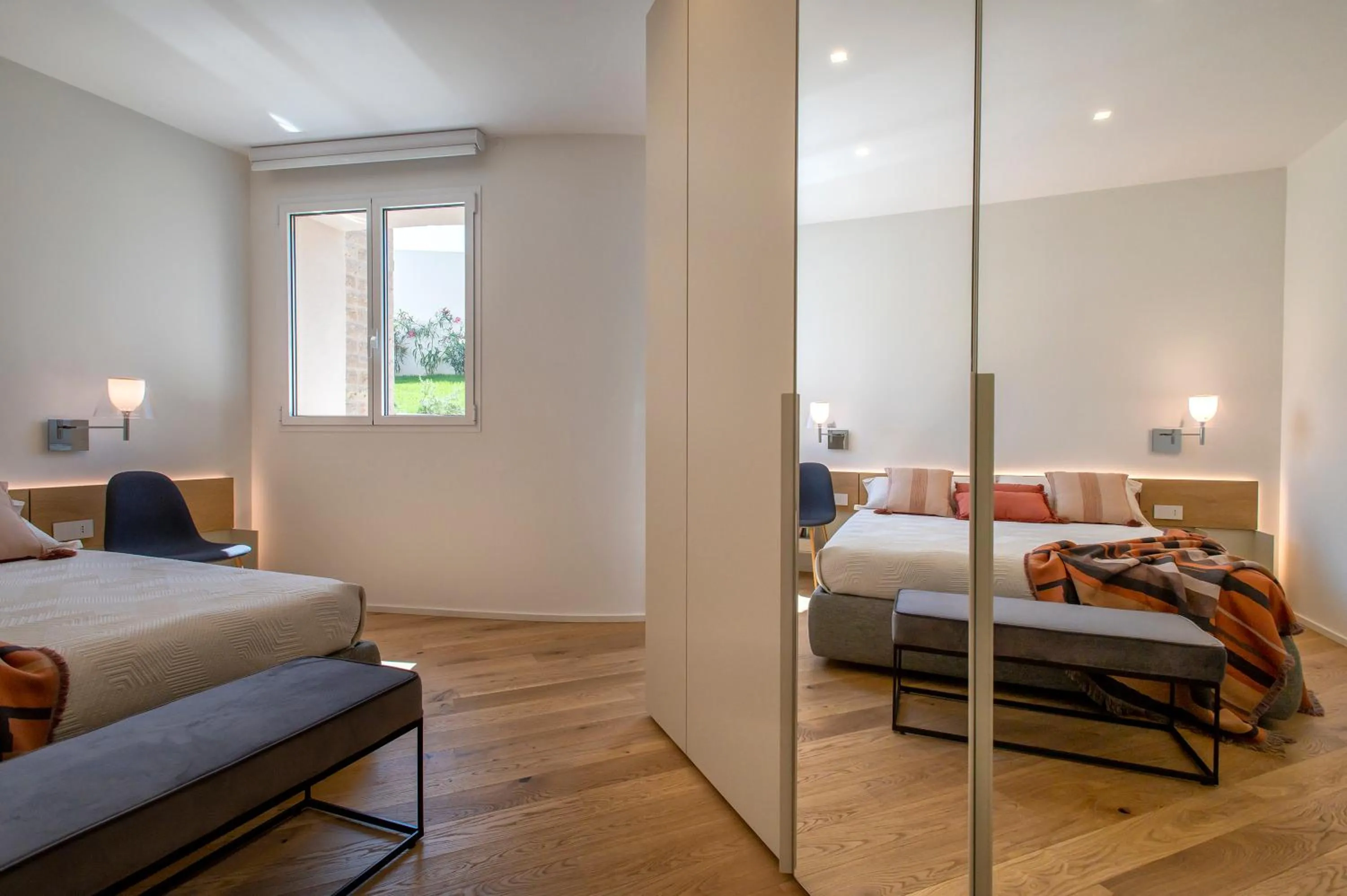 Bed in Sea inside luxury apartment: vista mozzafiato