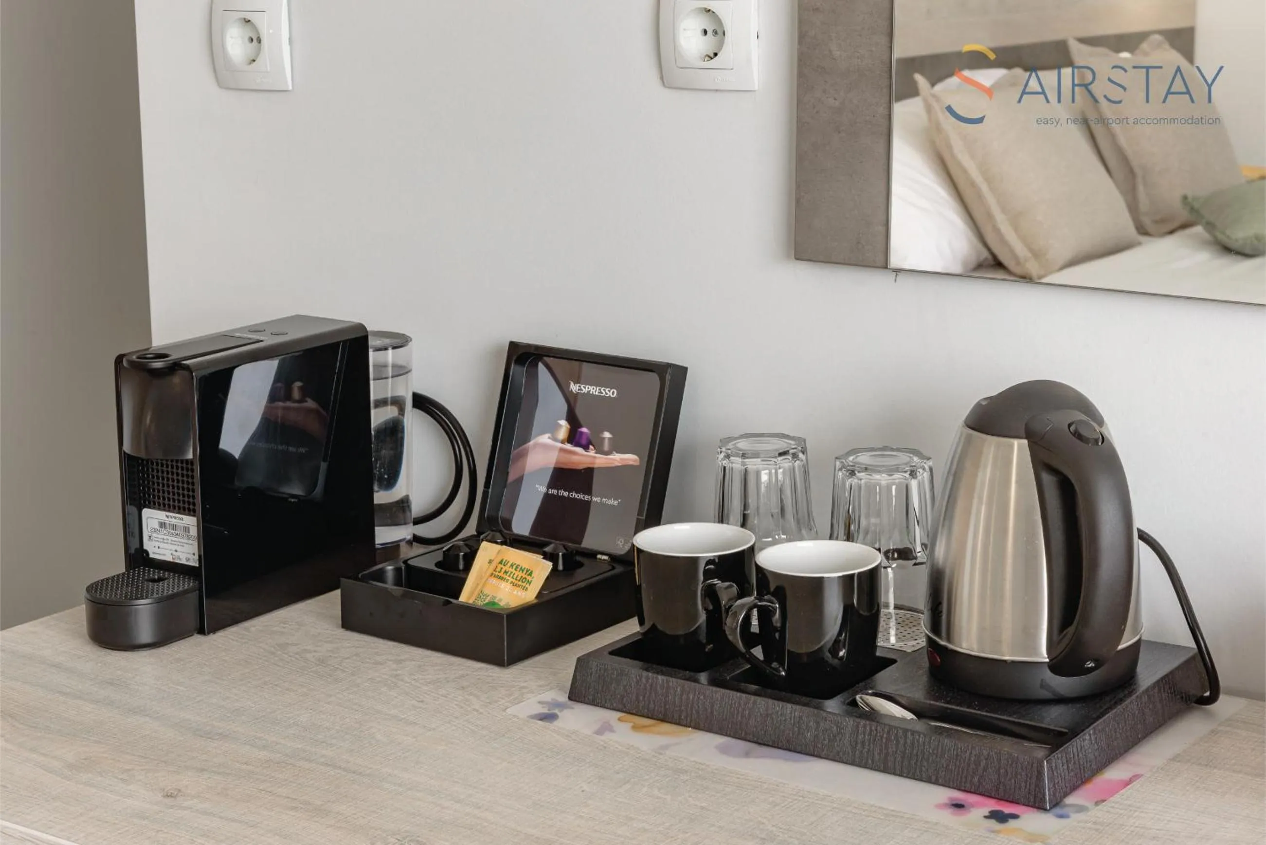 Coffee/tea facilities in Zilean Apartments Airport by Airstay