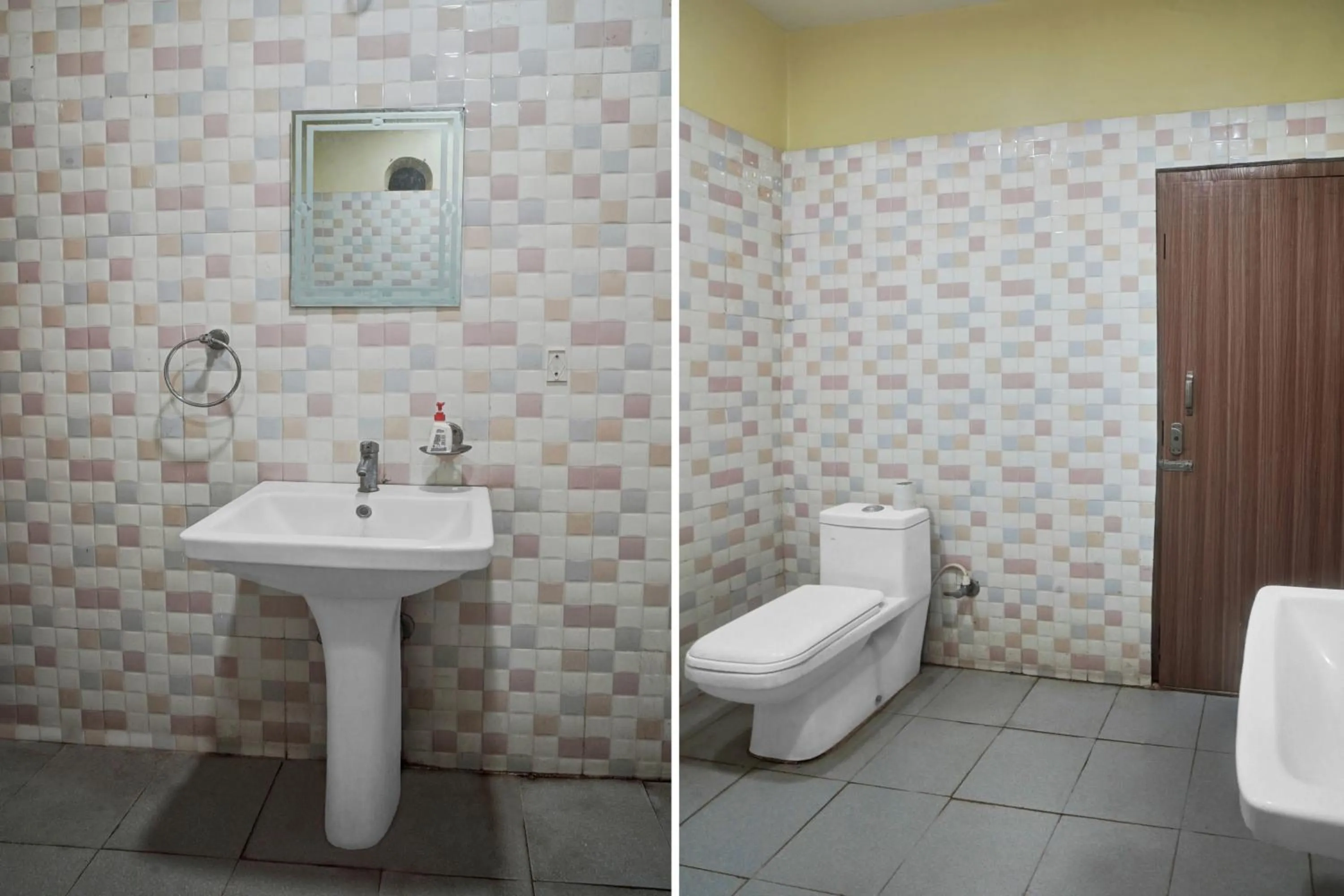 Bathroom in Super Hotel O Om Shriyam Banquet And Heritage