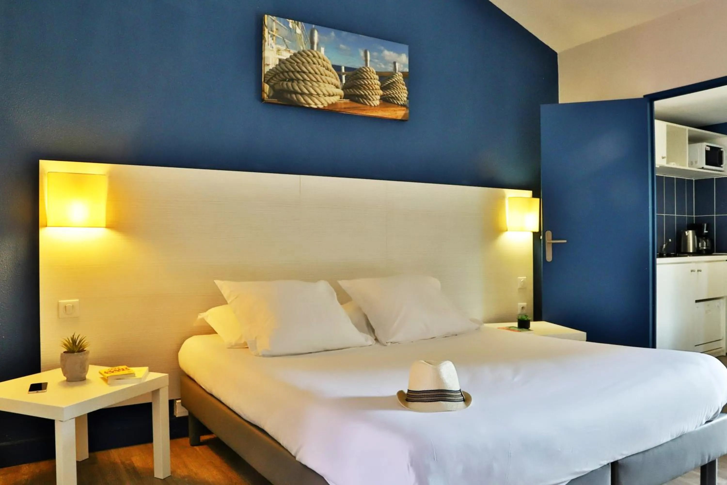 Bedroom, Bed in SOWELL RESIDENCES Les Hameaux de Camargue