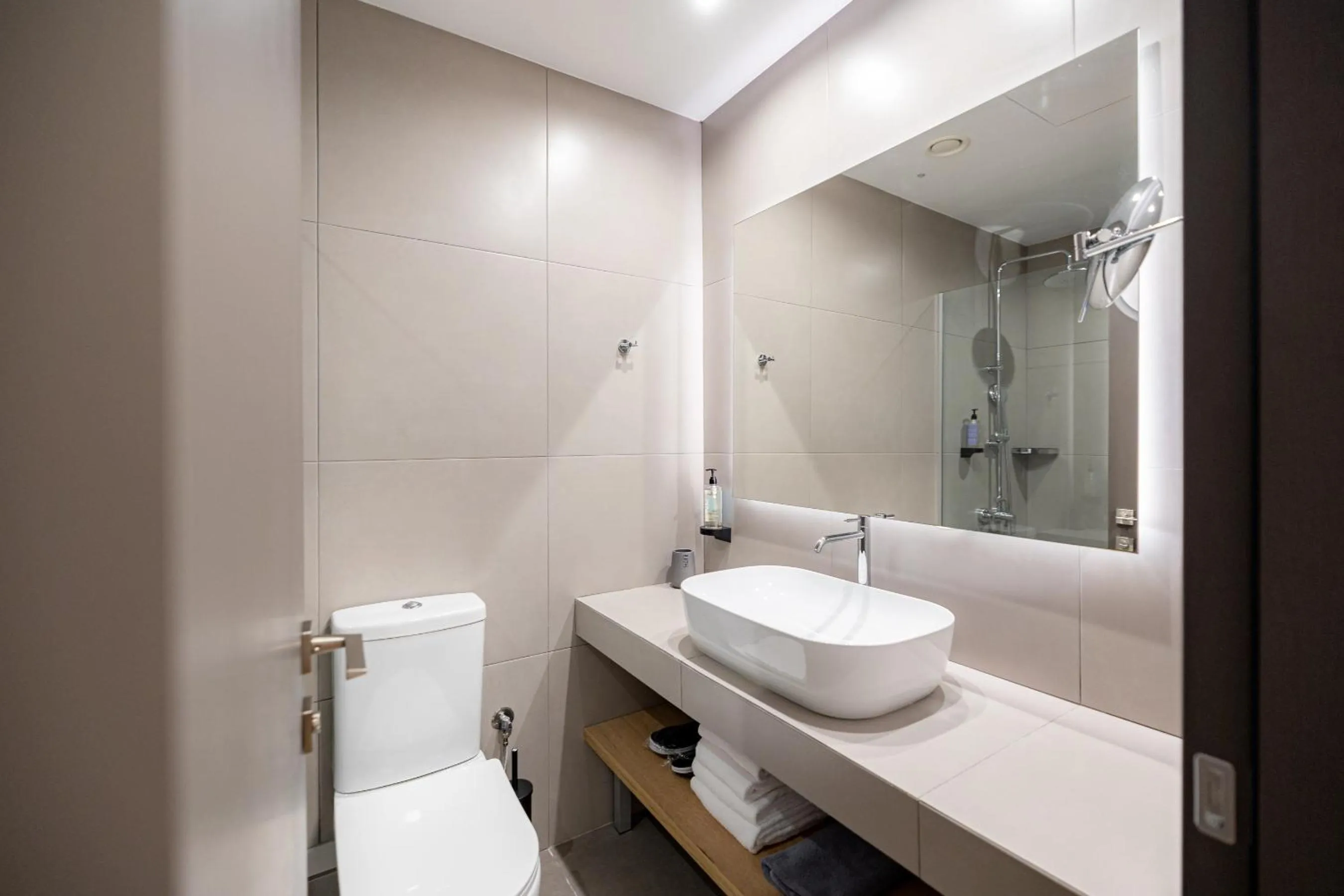 Toilet in Earos Urban Living