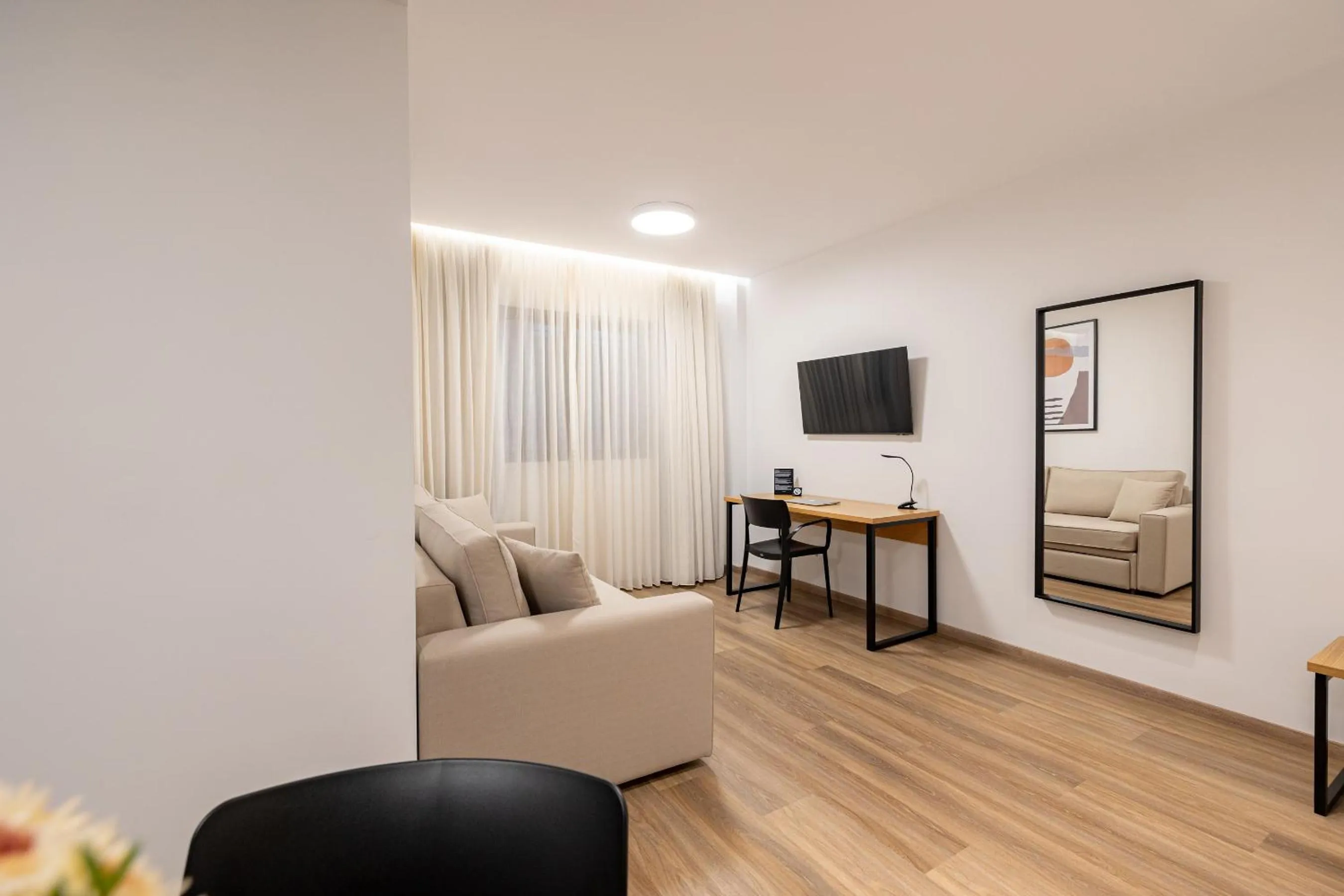 TV and multimedia in Earos Urban Living