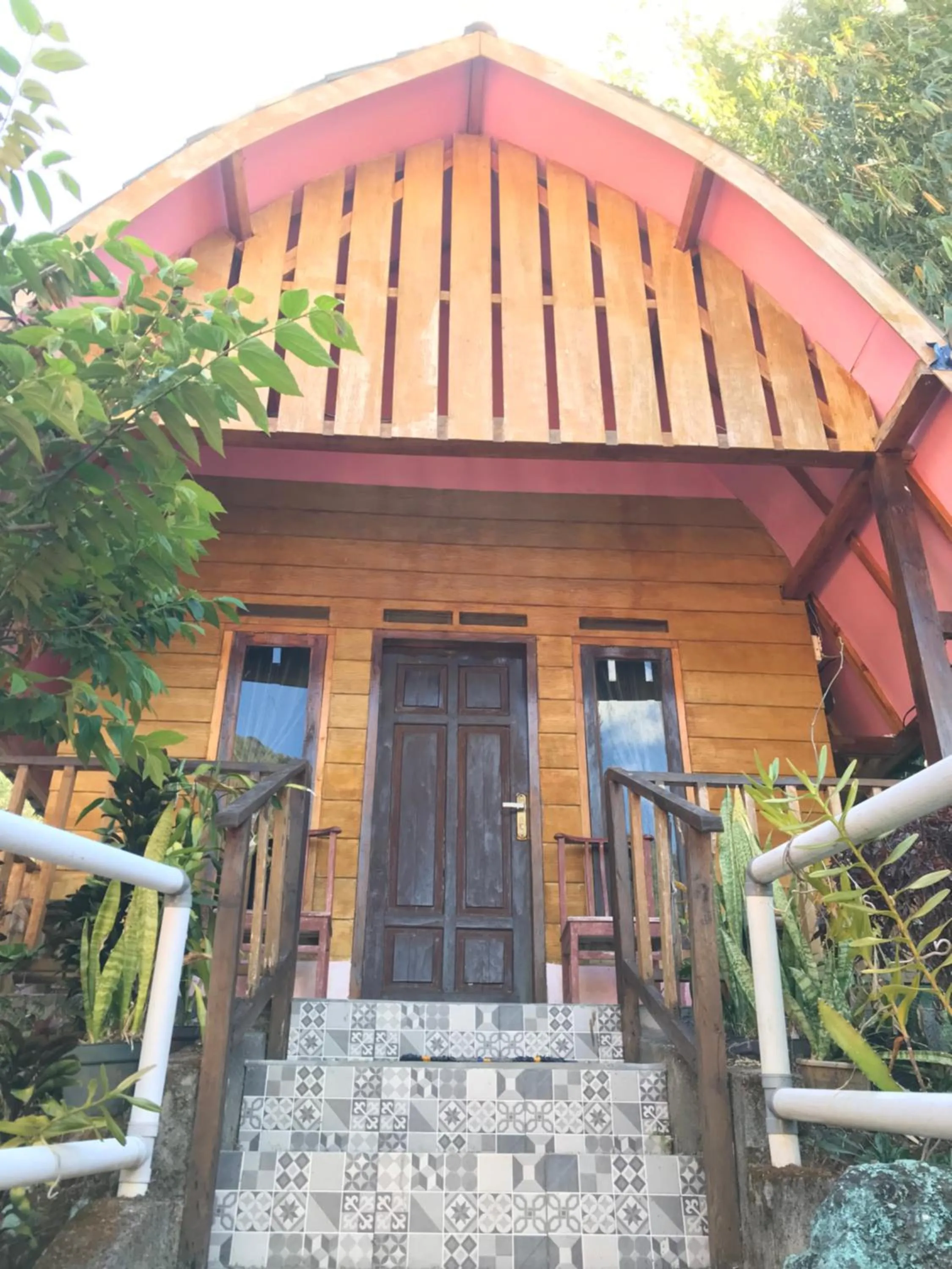 Property building in Bungalow Paer Doe