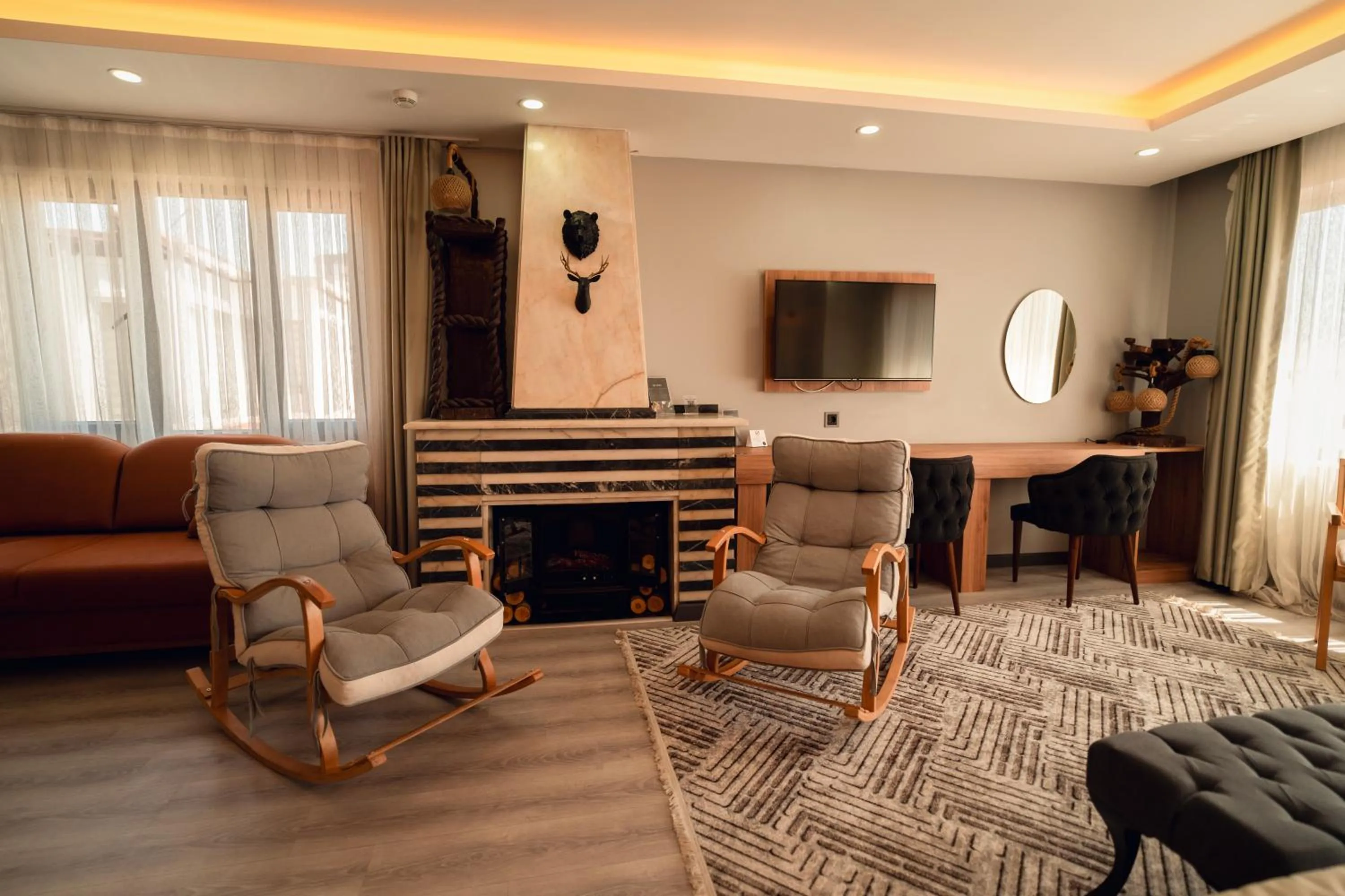 Communal lounge/ TV room in Galata Greenland Hotel