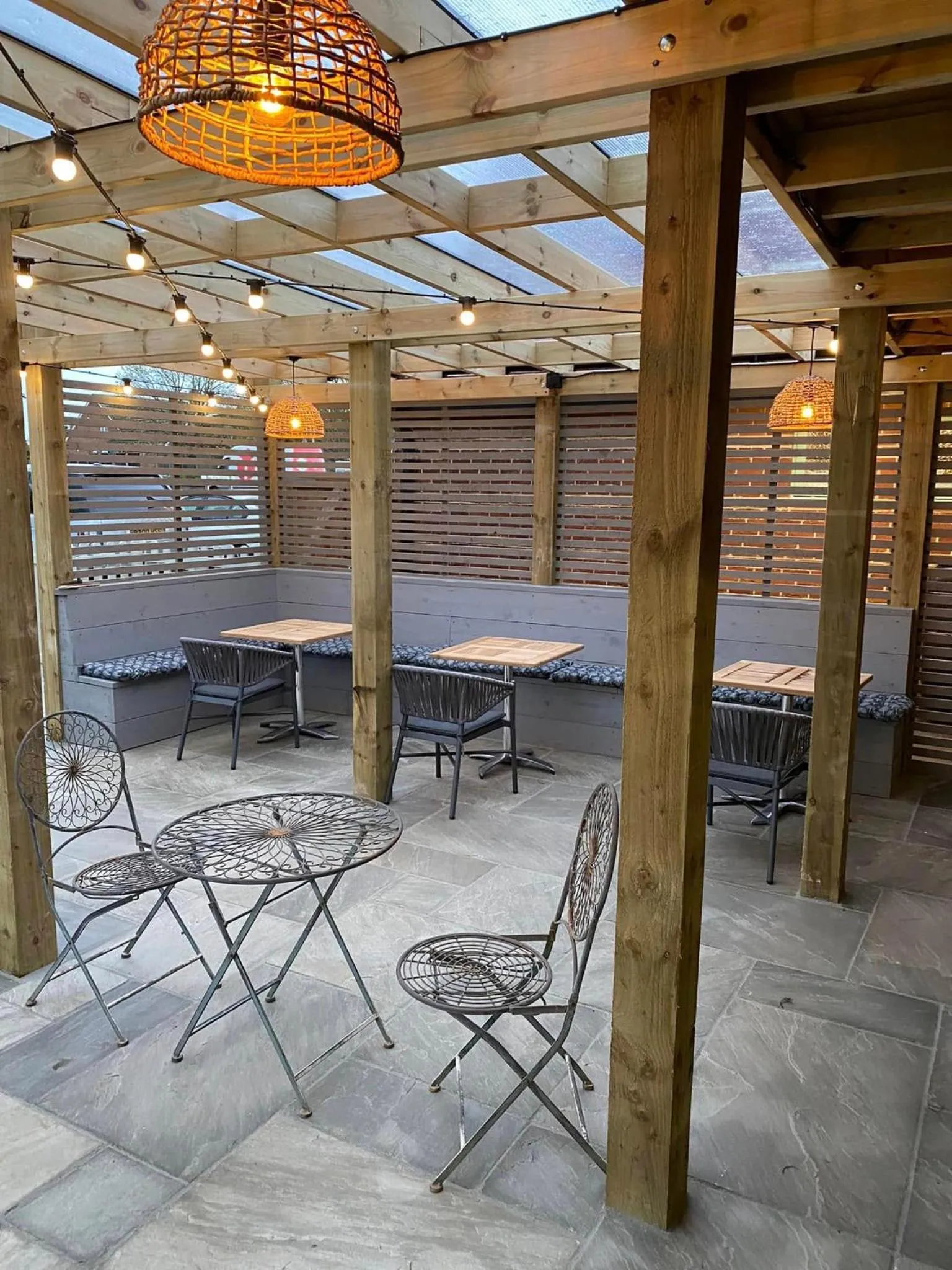 Garden view in The Queens Head Inn