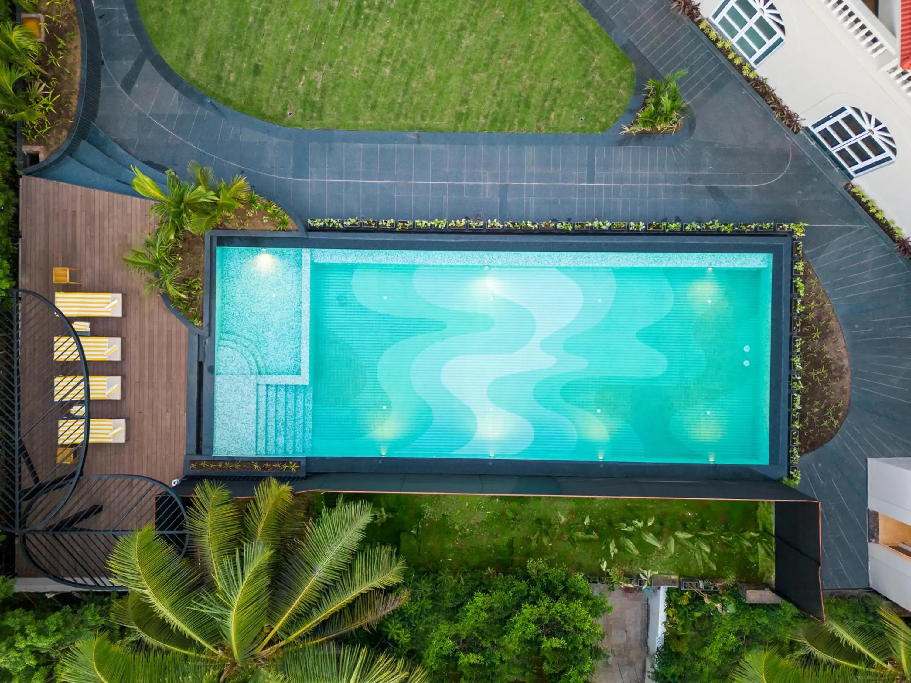 Swimming pool in Grand Mercure Goa Candolim - An Accor Hotels Brand Swimming pool in Grand Mercure Goa Candolim - An Accor Hotels Brand
