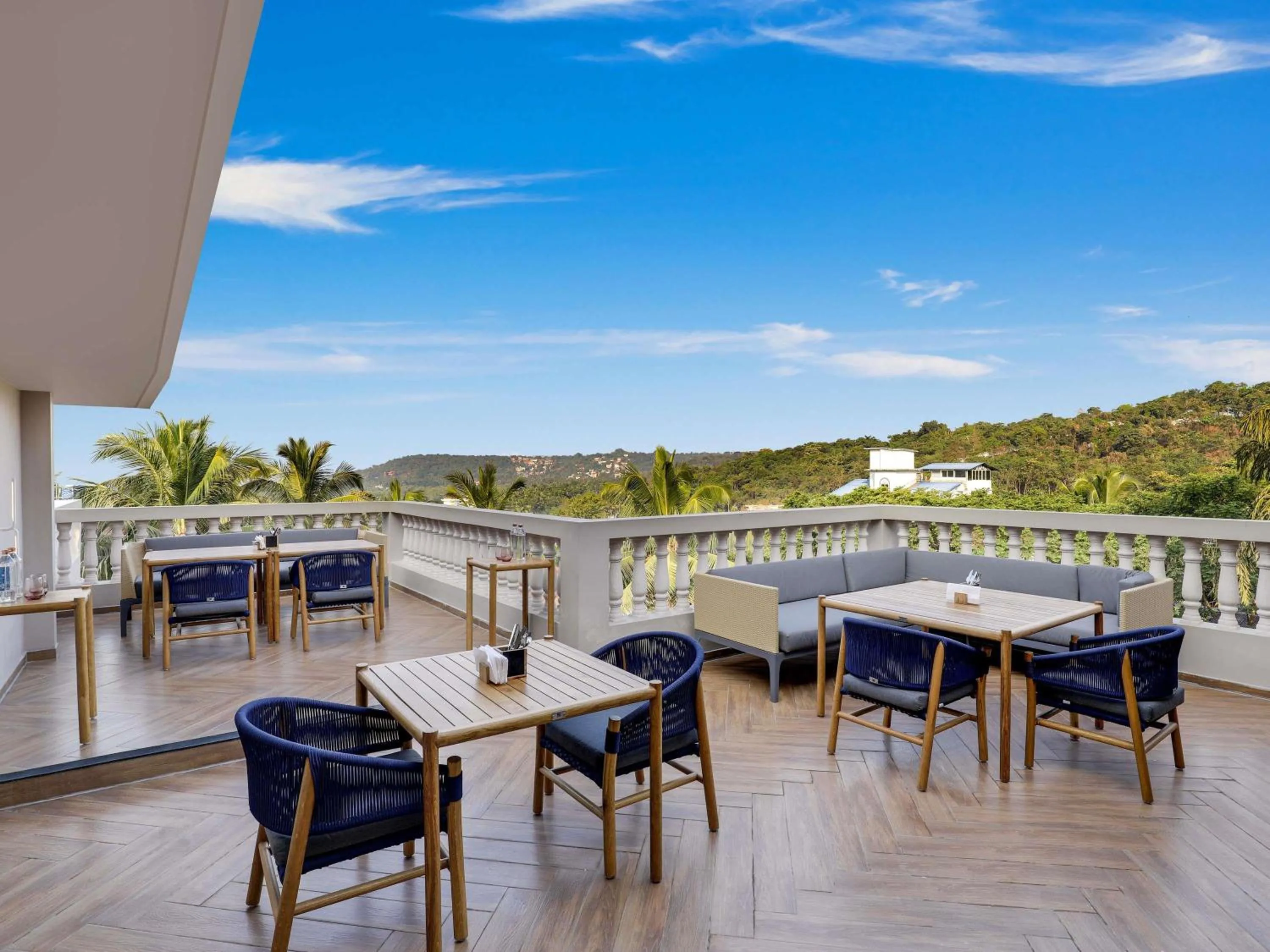 Restaurant/places to eat in Grand Mercure Goa Candolim - An Accor Hotels Brand