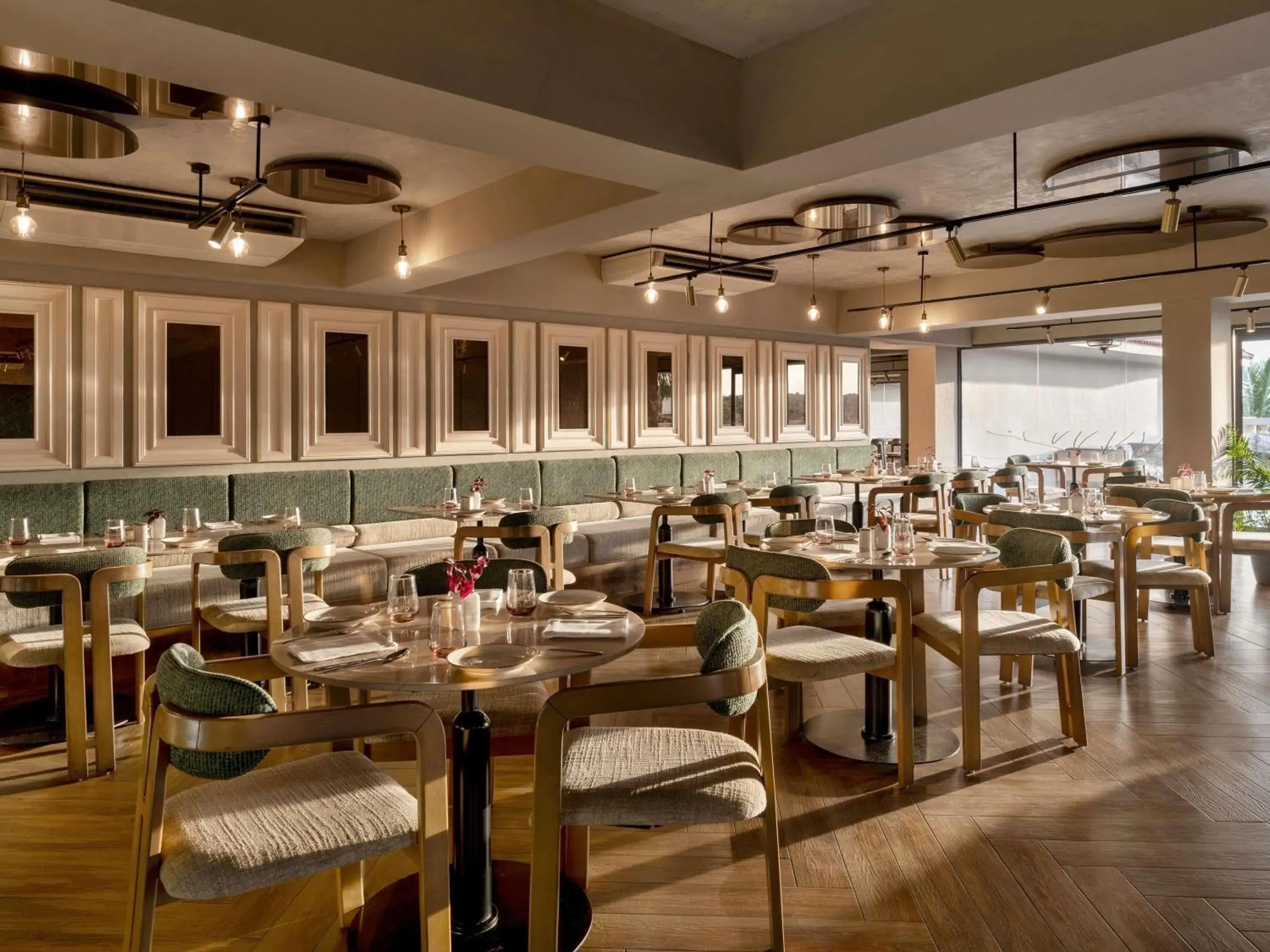 Restaurant/places to eat in Grand Mercure Goa Candolim - An Accor Hotels Brand Restaurant/places to eat in Grand Mercure Goa Candolim - An Accor Hotels Brand