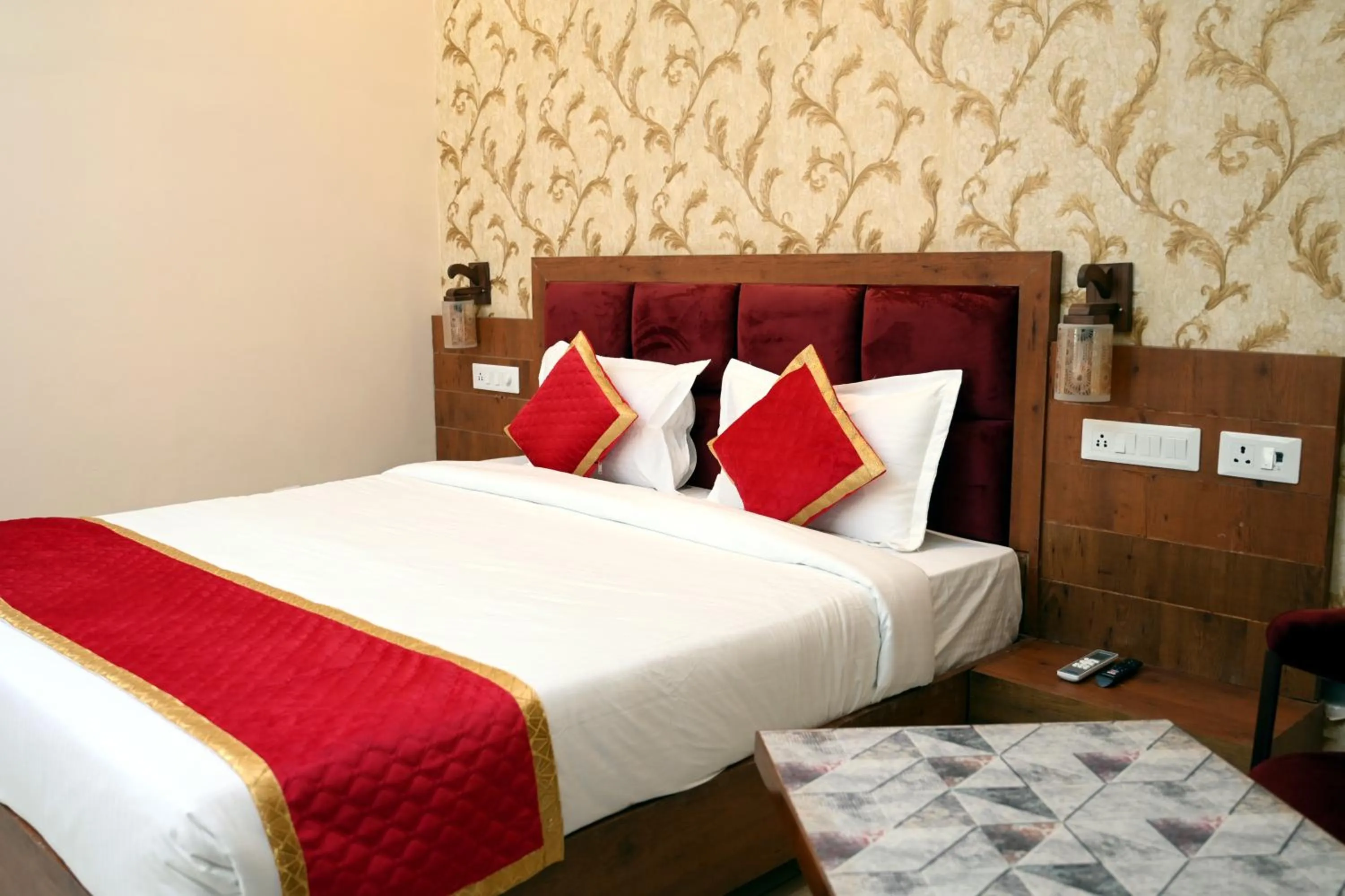 Bed in Hotel Singla Residency