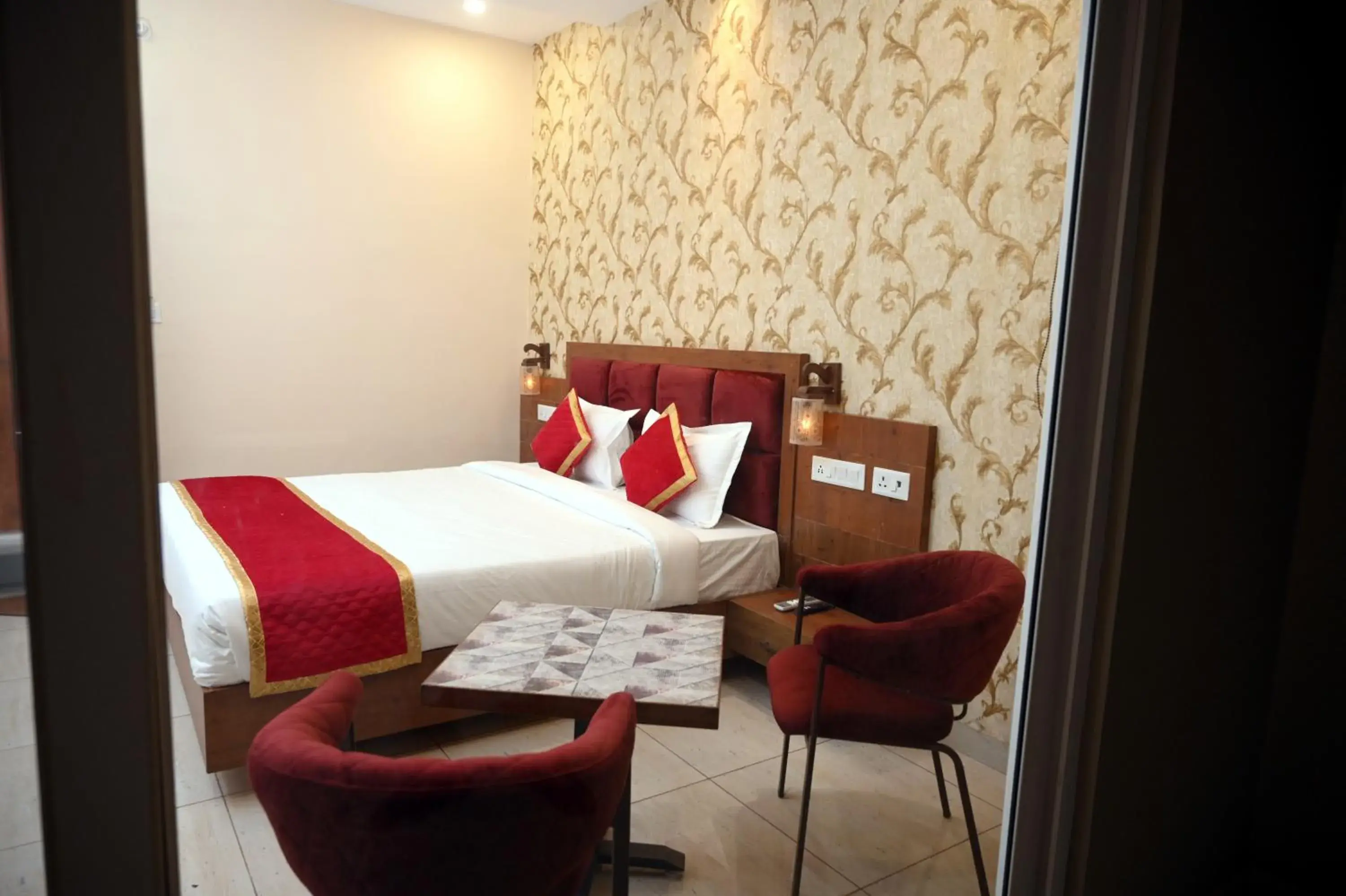 Standard King Room in Hotel Singla Residency Standard King Room in Hotel Singla Residency