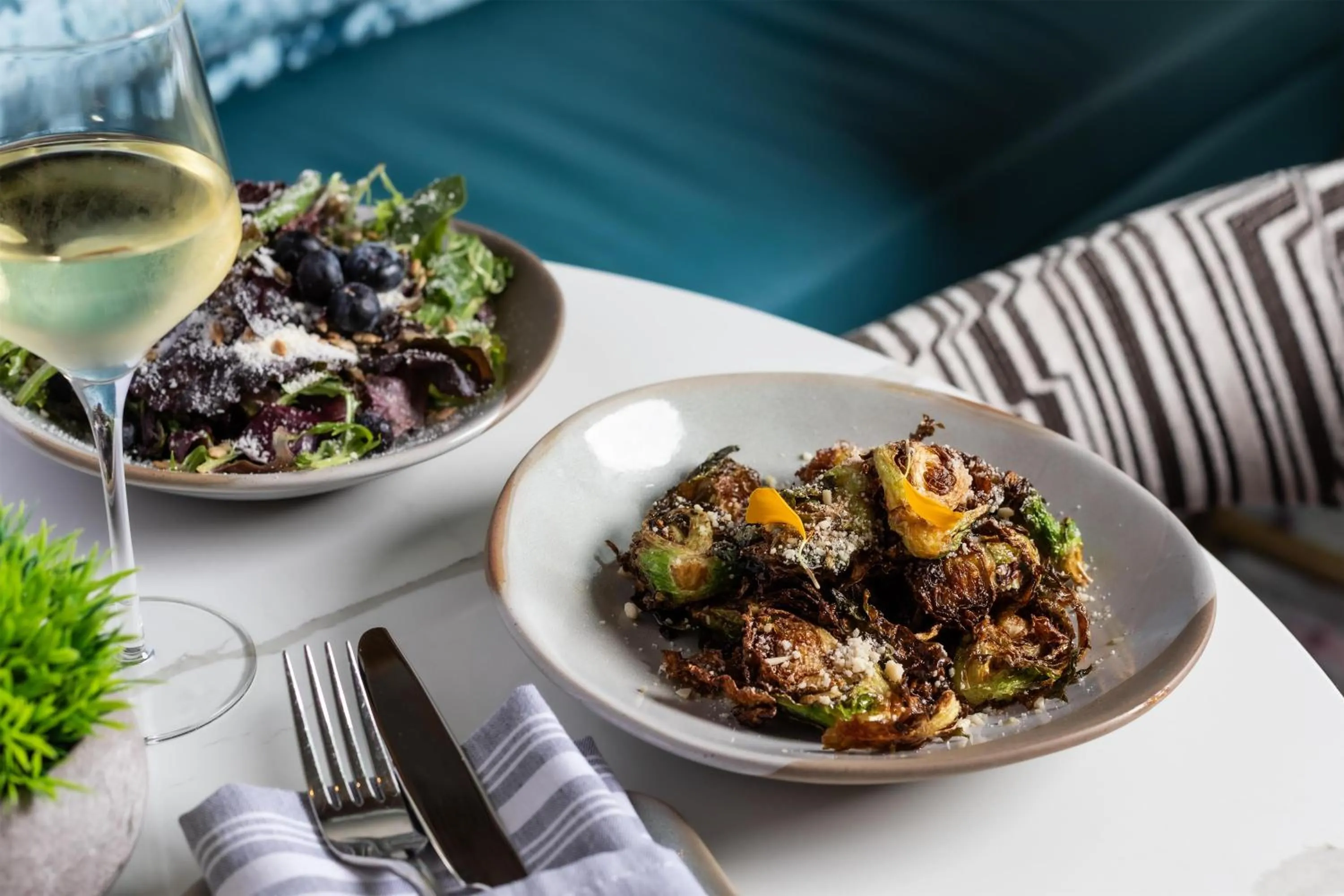 Restaurant/places to eat in Tempo By Hilton Nashville Downtown