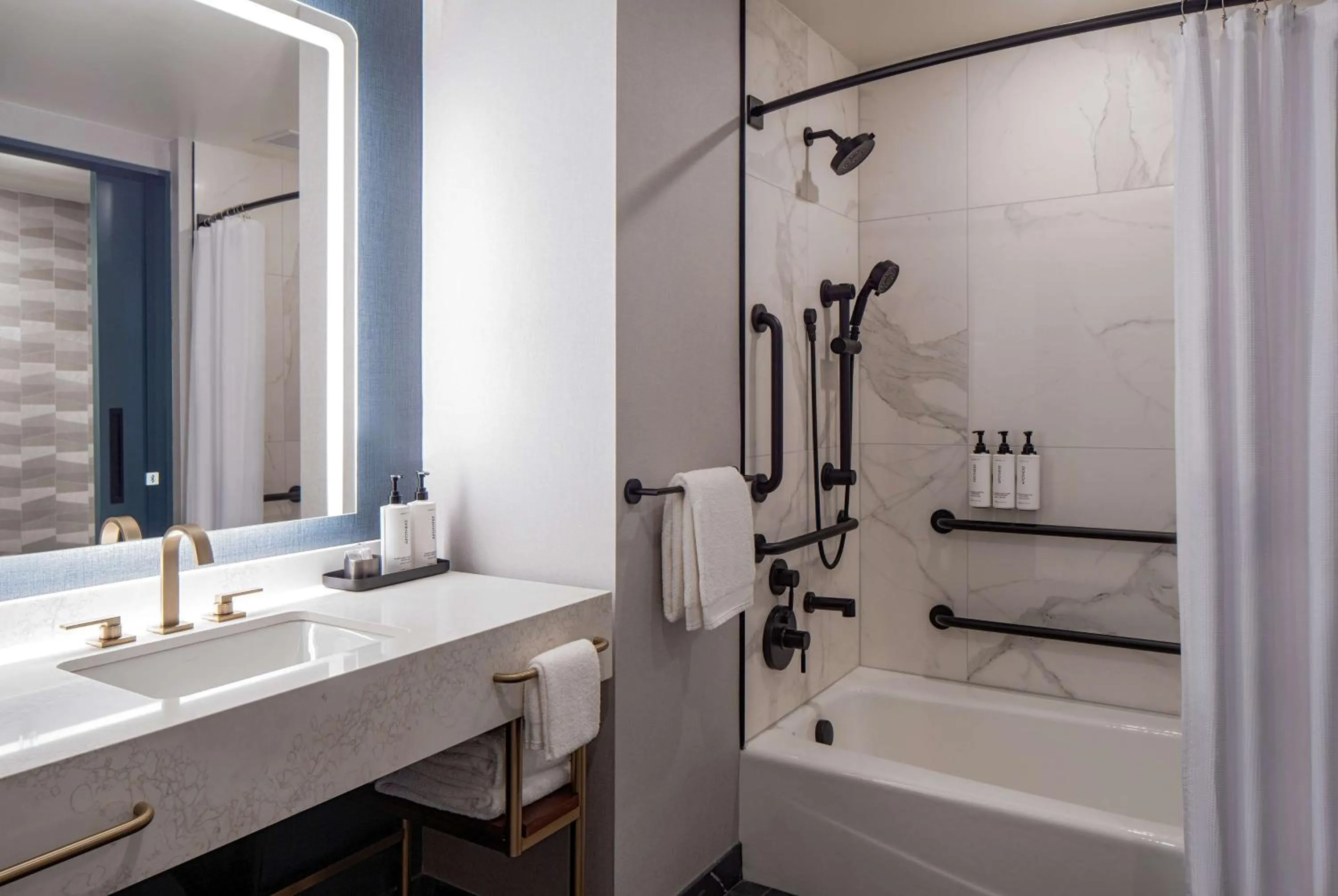 Bathroom in Tempo By Hilton Nashville Downtown