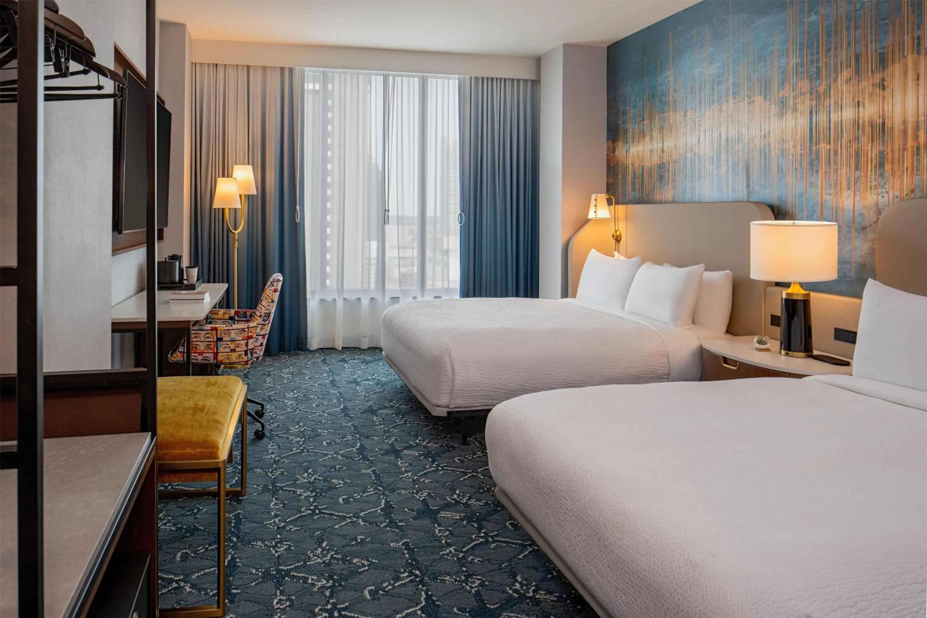 Bed in Tempo By Hilton Nashville Downtown