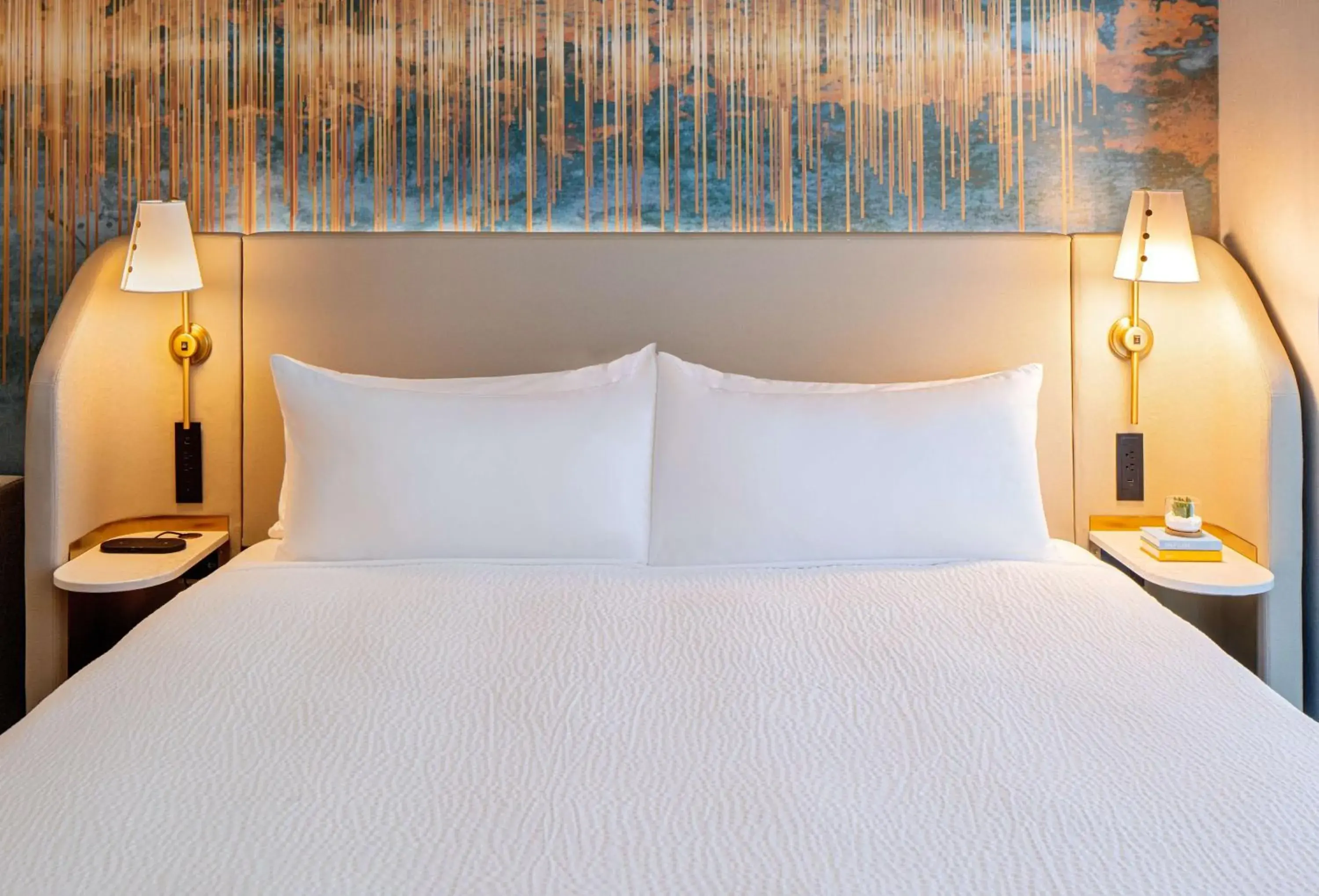 King Room with Mobility Accessible Tub in Tempo By Hilton Nashville Downtown King Room with Mobility Accessible Tub in Tempo By Hilton Nashville Downtown