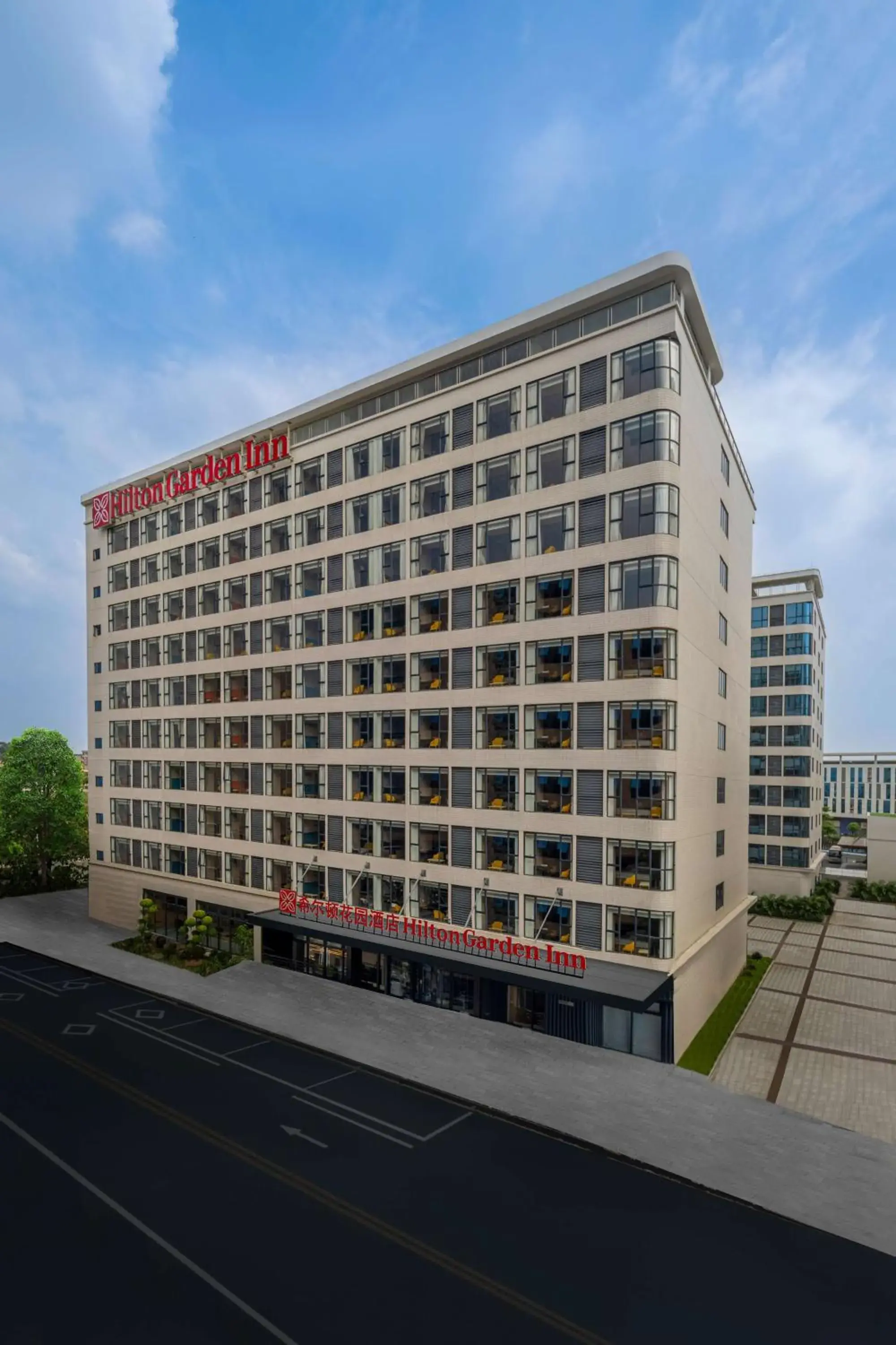 Property building in Hilton Garden Inn Guangzhou Airport Aerotropolis - Free shuttle to Airport Property building in Hilton Garden Inn Guangzhou Airport Aerotropolis - Free shuttle to Airport