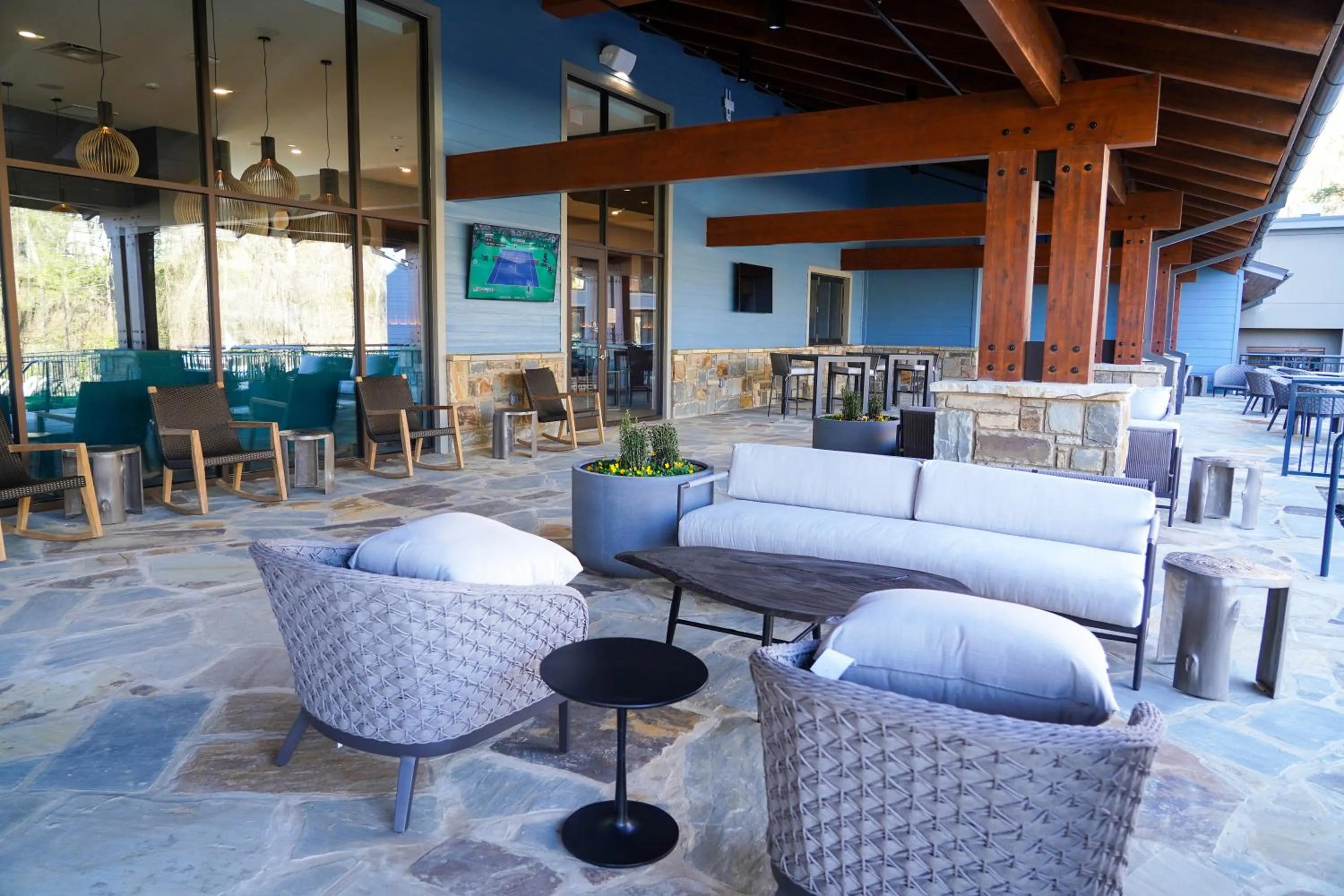 Restaurant/places to eat in Embassy Suites By Hilton Gatlinburg Resort