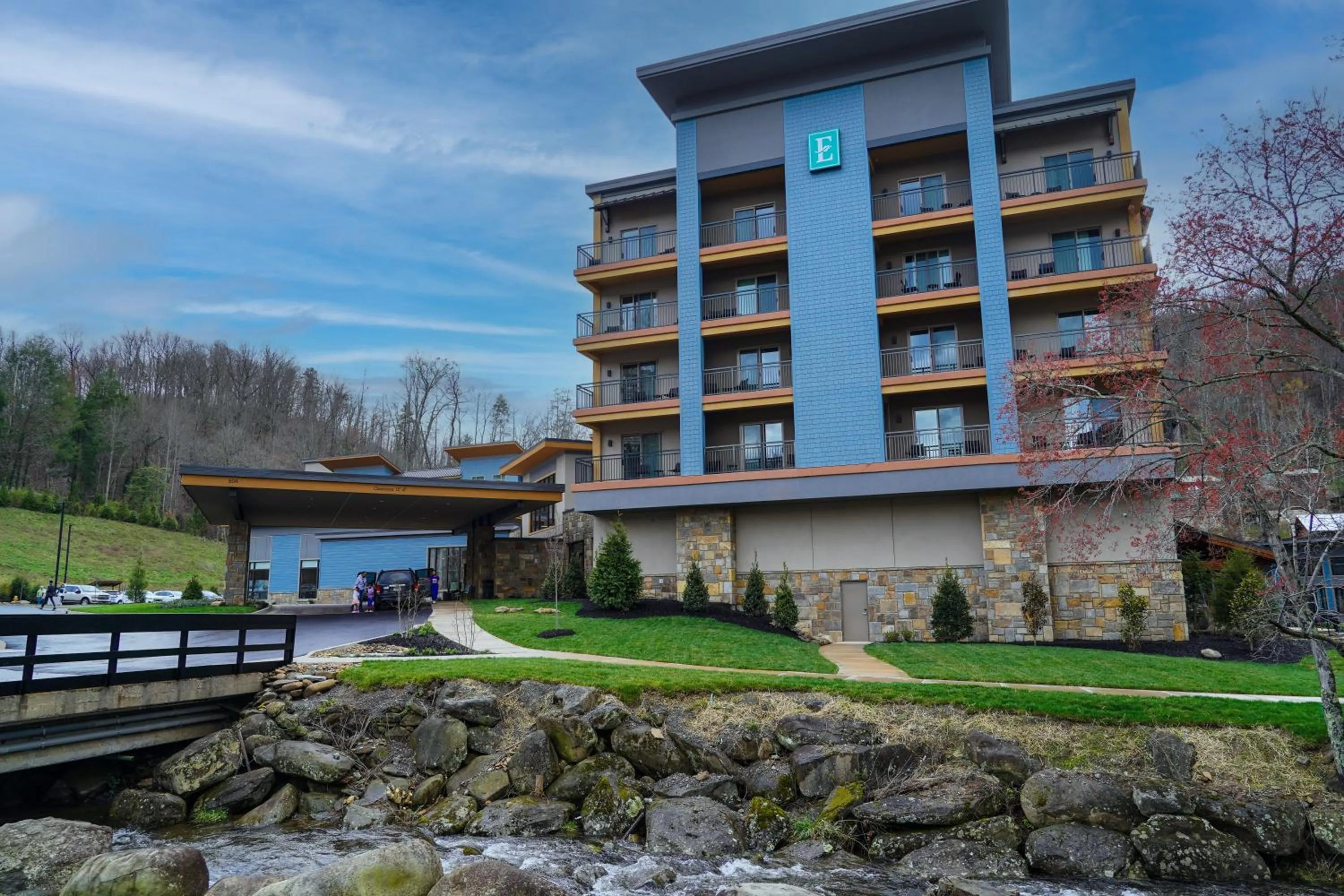 Property building in Embassy Suites By Hilton Gatlinburg Resort