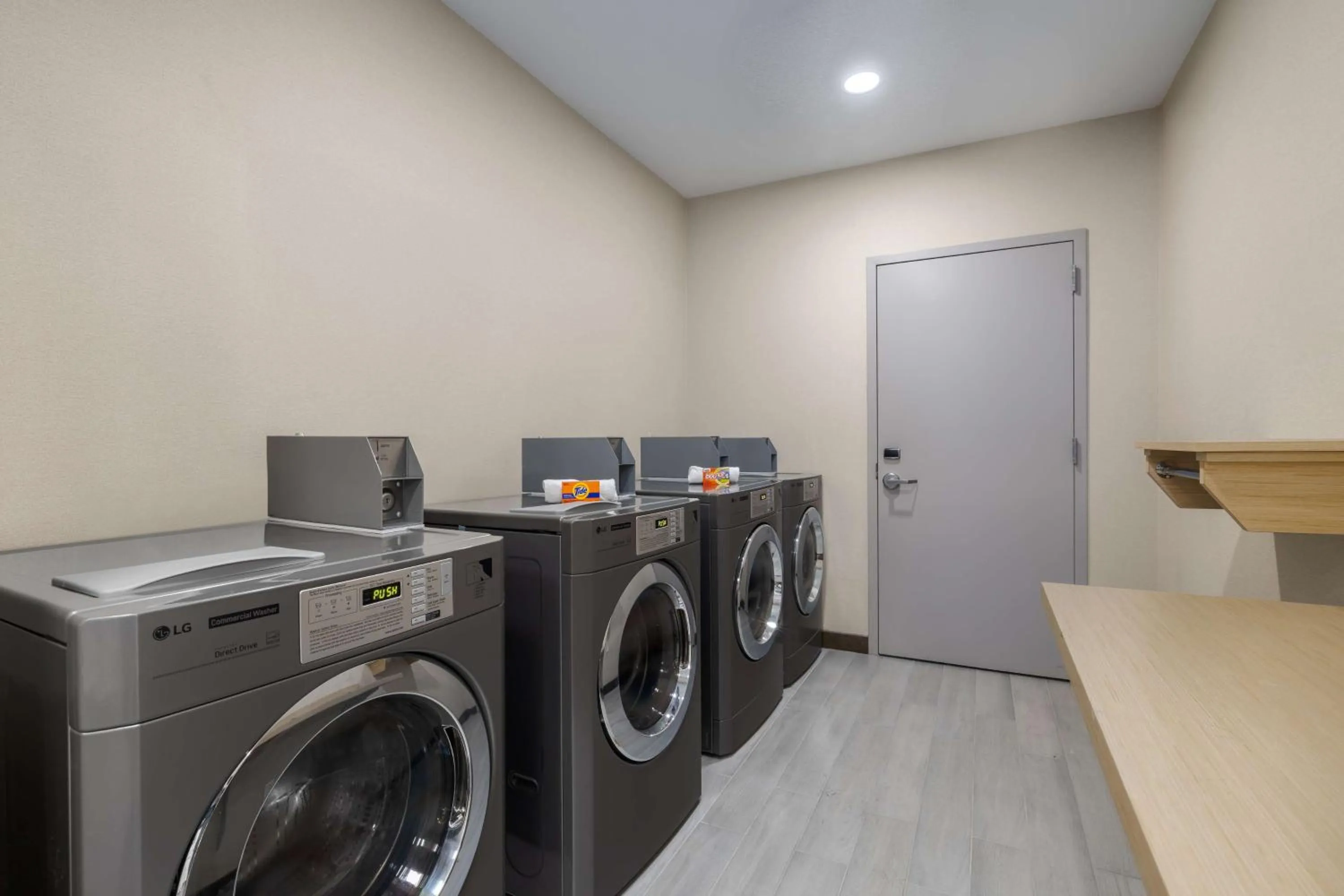 laundry in Home2 Suites By Hilton El Centro