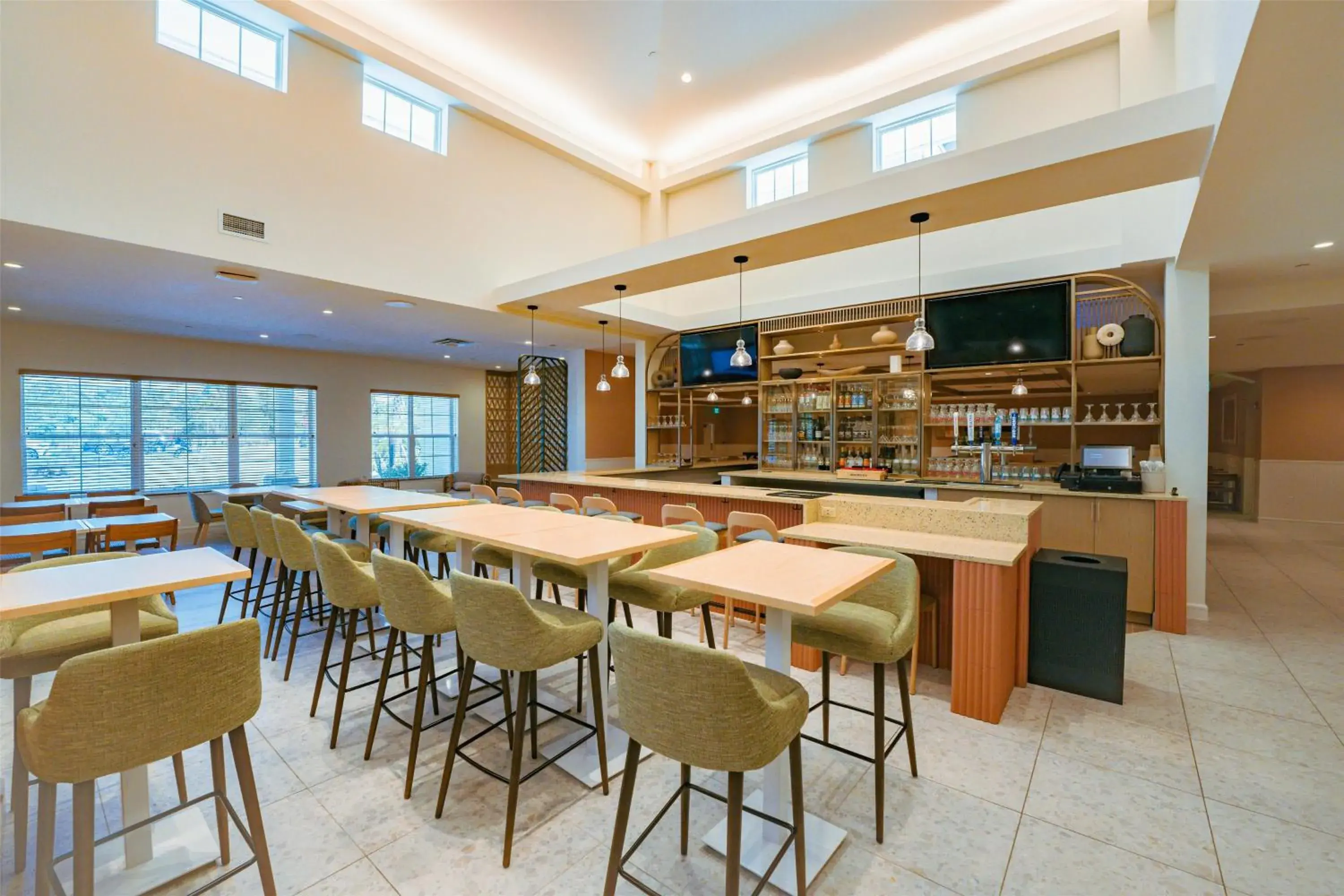 Restaurant/places to eat in Embassy Suites By Hilton Orlando Sunset Walk Restaurant/places to eat in Embassy Suites By Hilton Orlando Sunset Walk