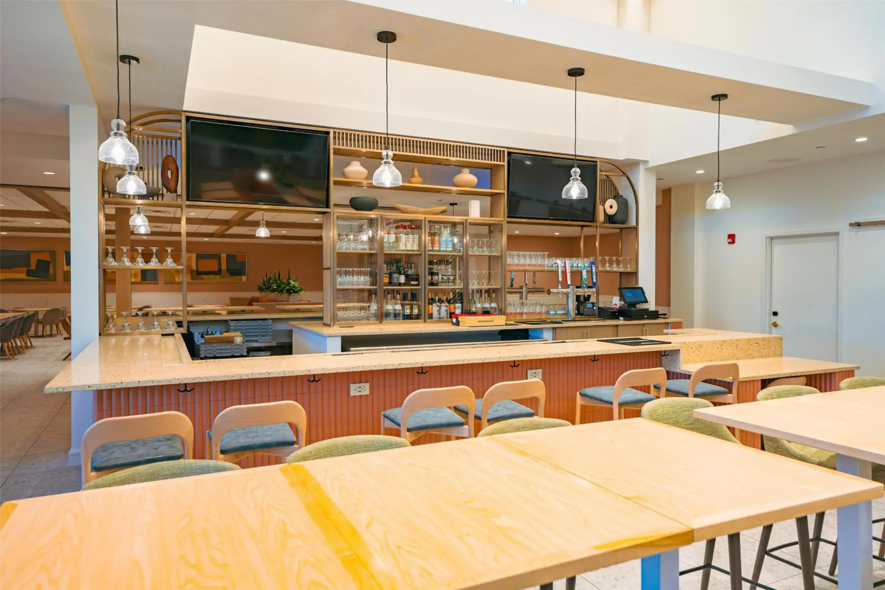 Restaurant/places to eat in Embassy Suites By Hilton Orlando Sunset Walk Restaurant/places to eat in Embassy Suites By Hilton Orlando Sunset Walk