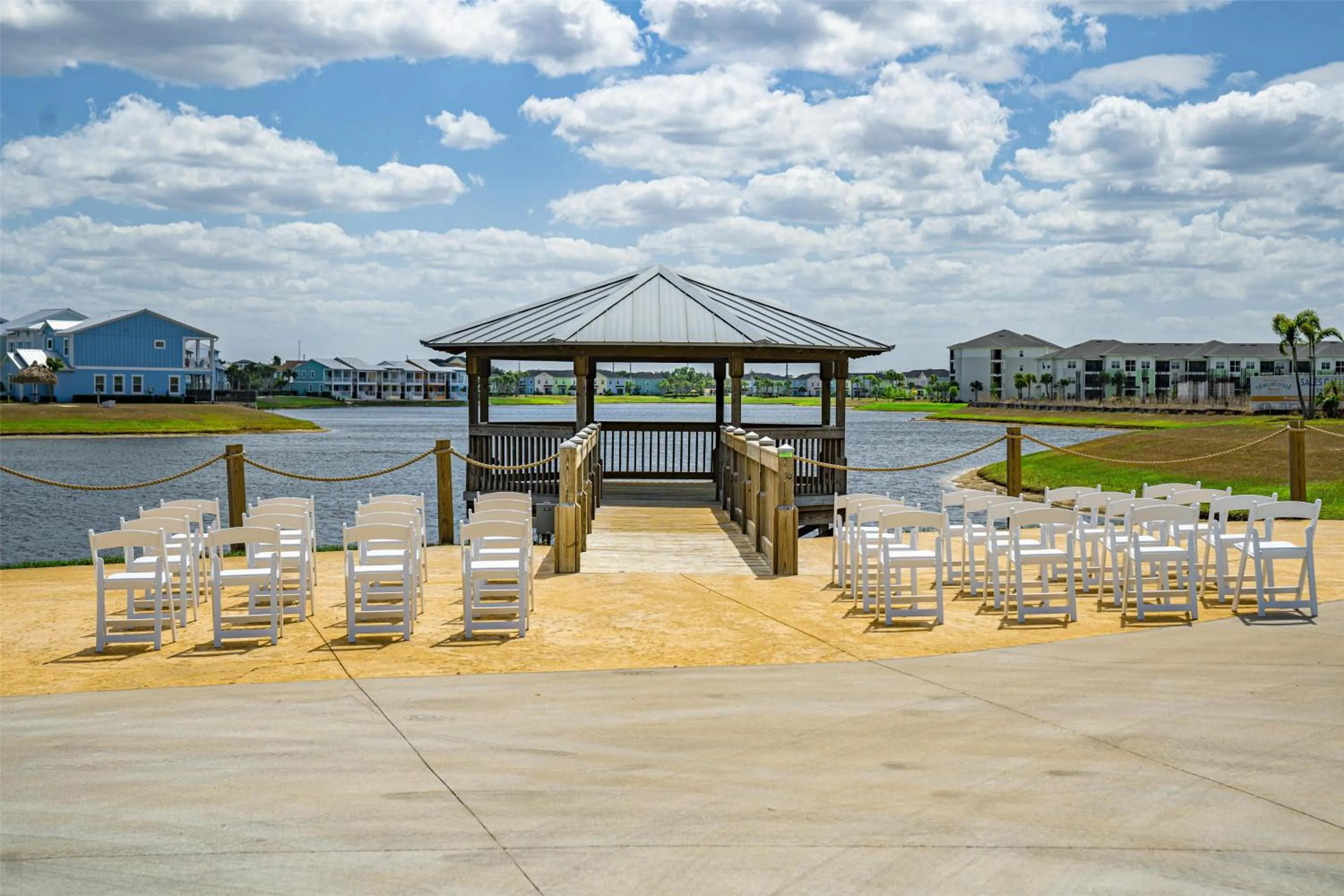 Garden in Embassy Suites By Hilton Orlando Sunset Walk