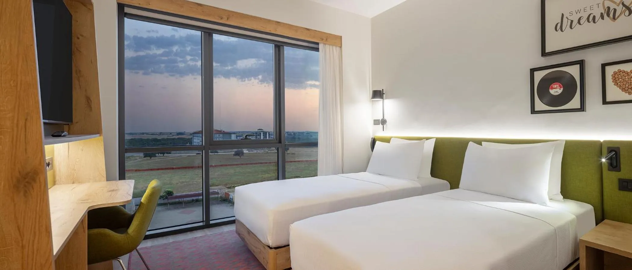 Bed in Hampton By Hilton Cerkezkoy